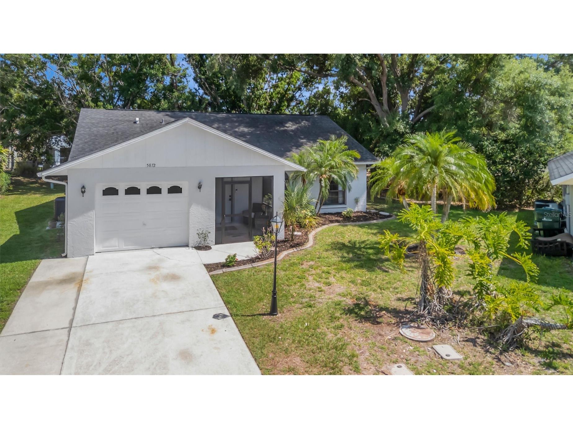5872 Pauma Court Sarasota FL 34232 A4694714 image1