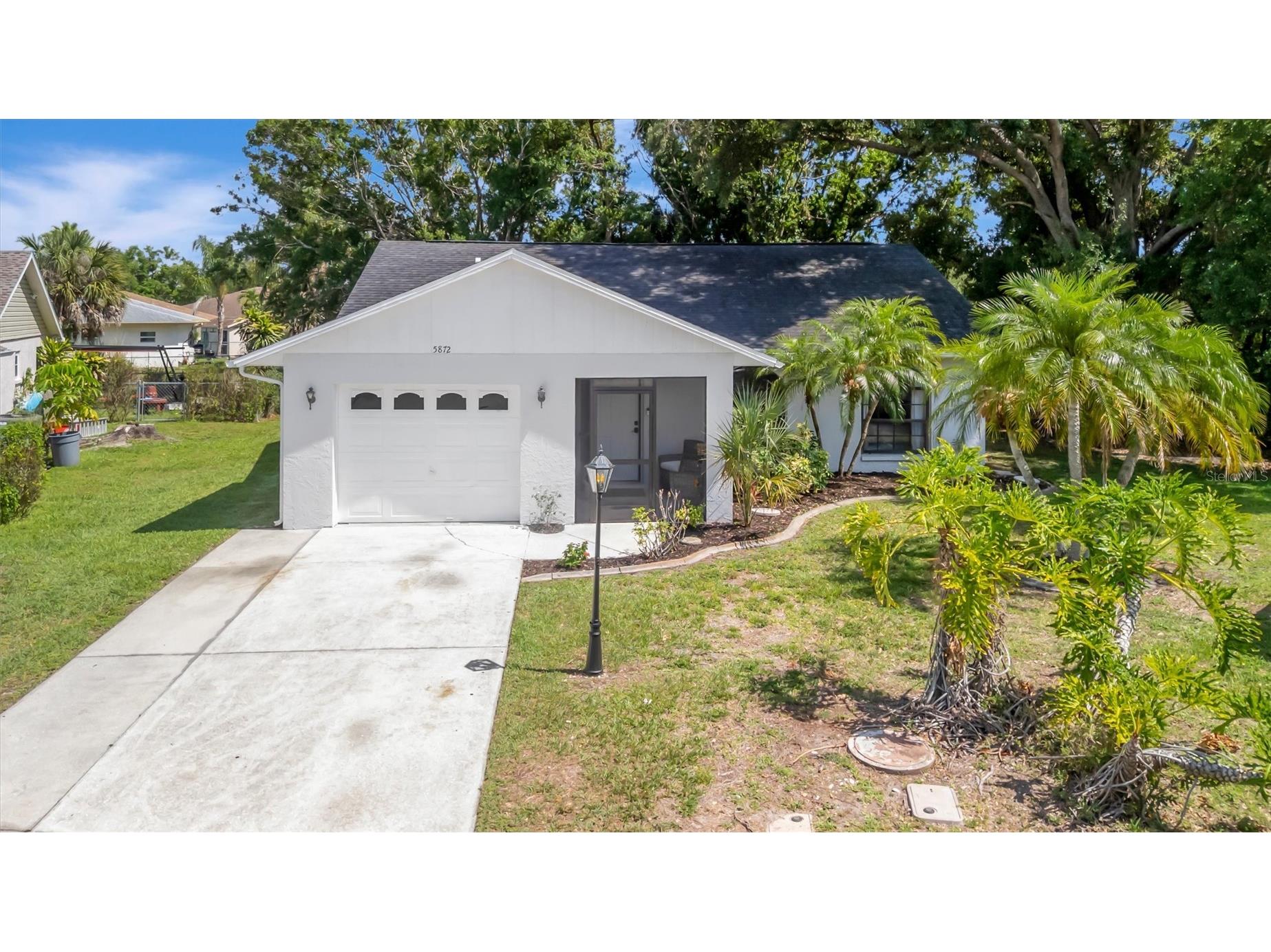 5872 Pauma Court Sarasota FL 34232 A4694714 image2