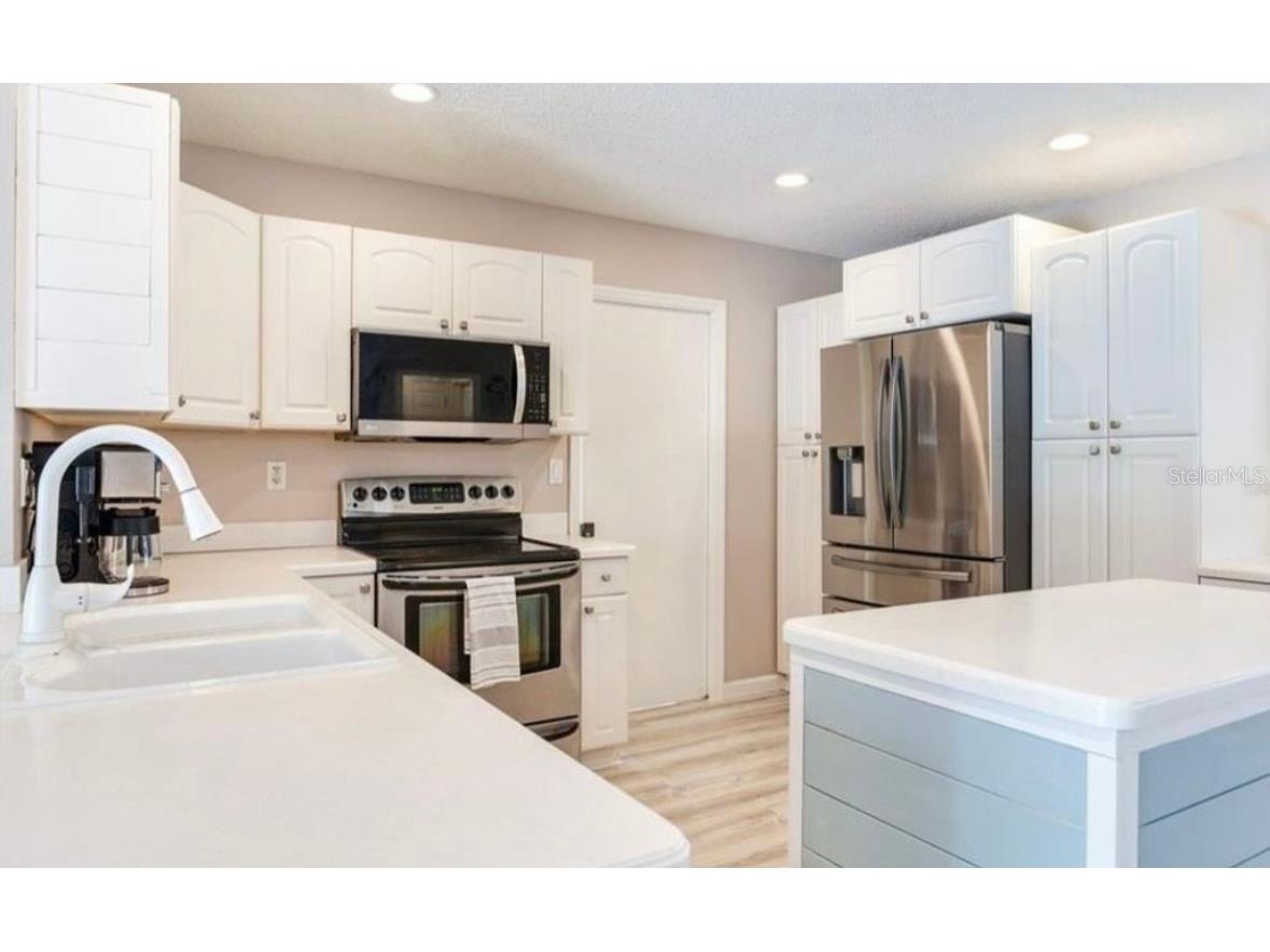 5875 Bay Pines Lakes Boulevard Saint Petersburg FL 33708 TB8497057 image8