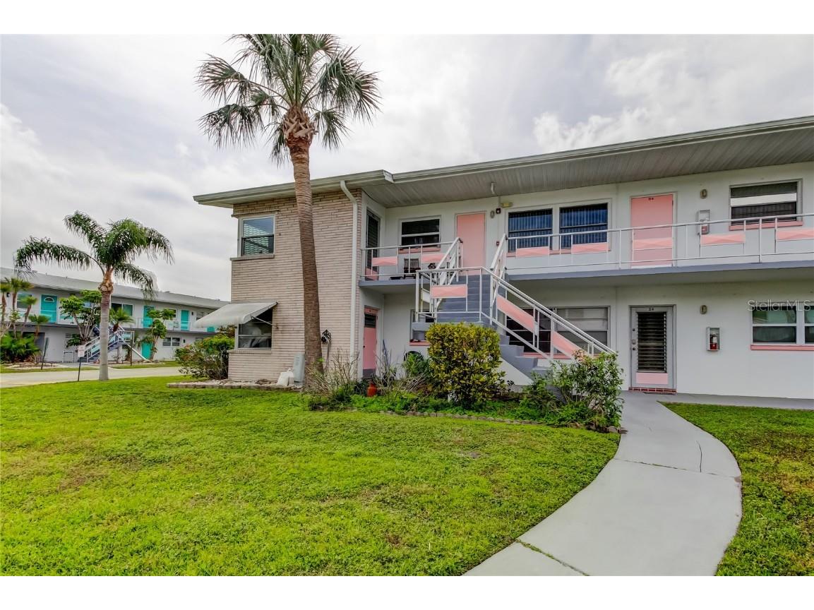 5876 21st Street N #10 Saint Petersburg FL 33714 TB8366619 image1