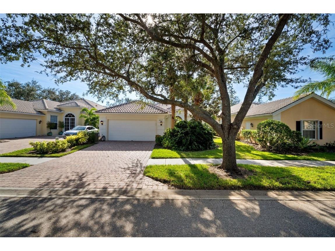 5877 Ferrara Drive Sarasota FL 34238 A4593033 image1