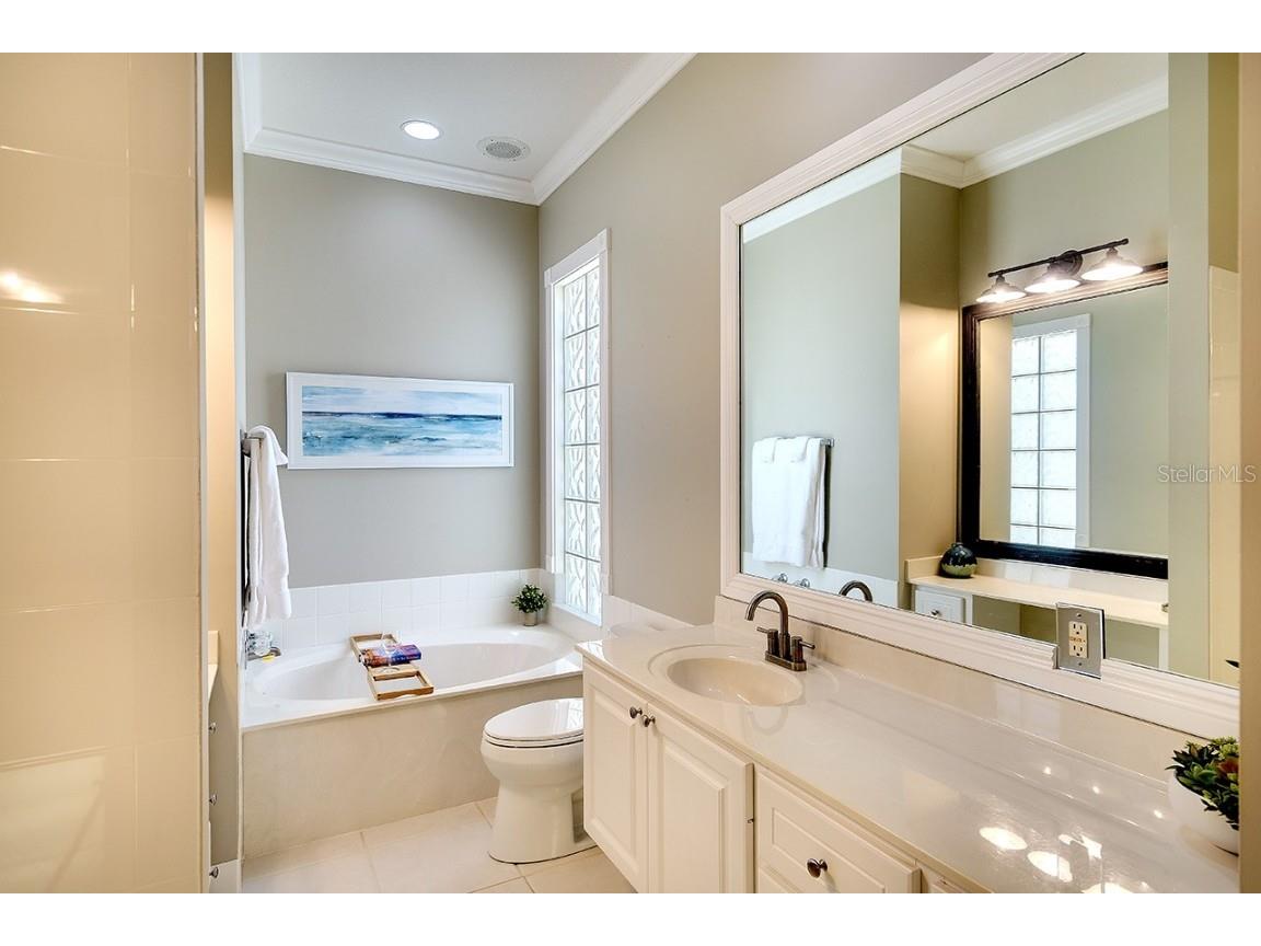 5877 Ferrara Drive Sarasota FL 34238 A4652663 image29