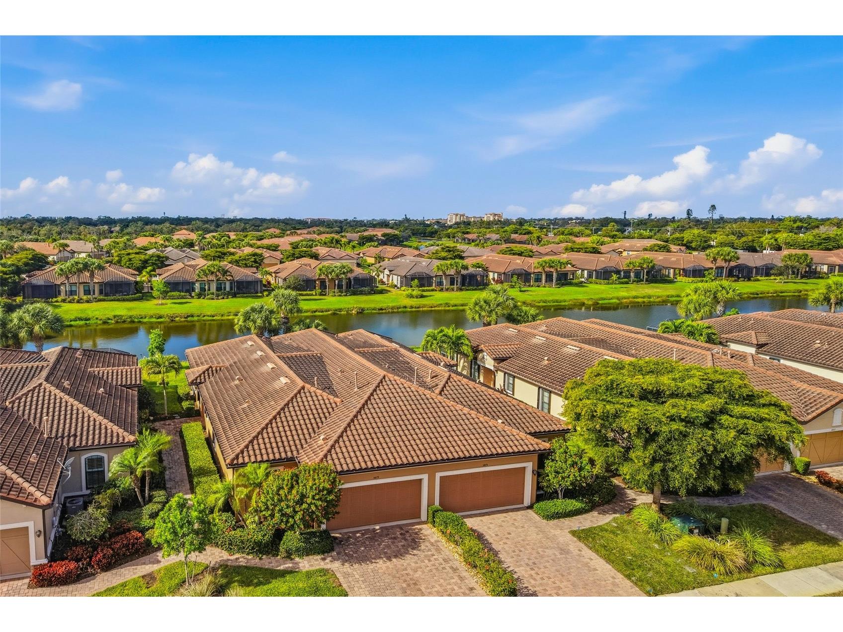 5879 Cavano Drive Sarasota FL 34231 A4678039 image1