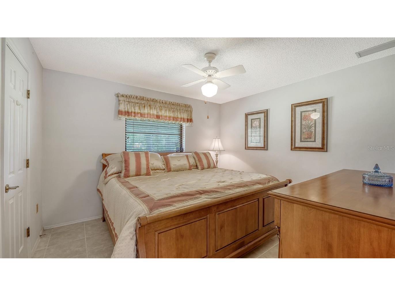 5879 Ravenwood Drive Sarasota FL 34243 A4660207 image32