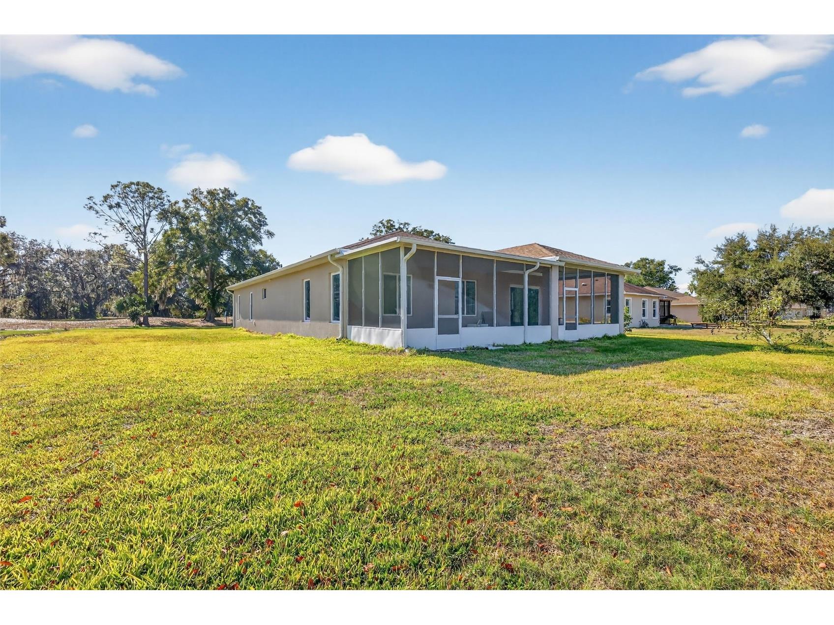 588 Dowling Circle Lady Lake FL 32159 TB8455649 image2