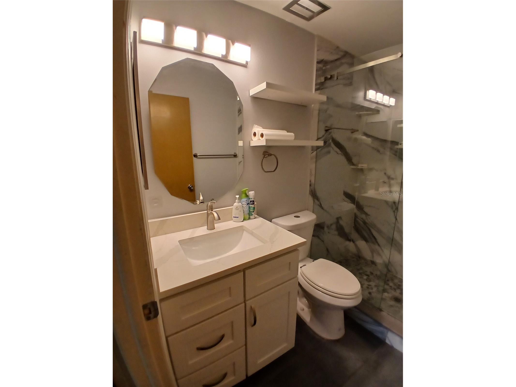 5880 38th Avenue N #304 Saint Petersburg FL 33710 TB8496305 image11