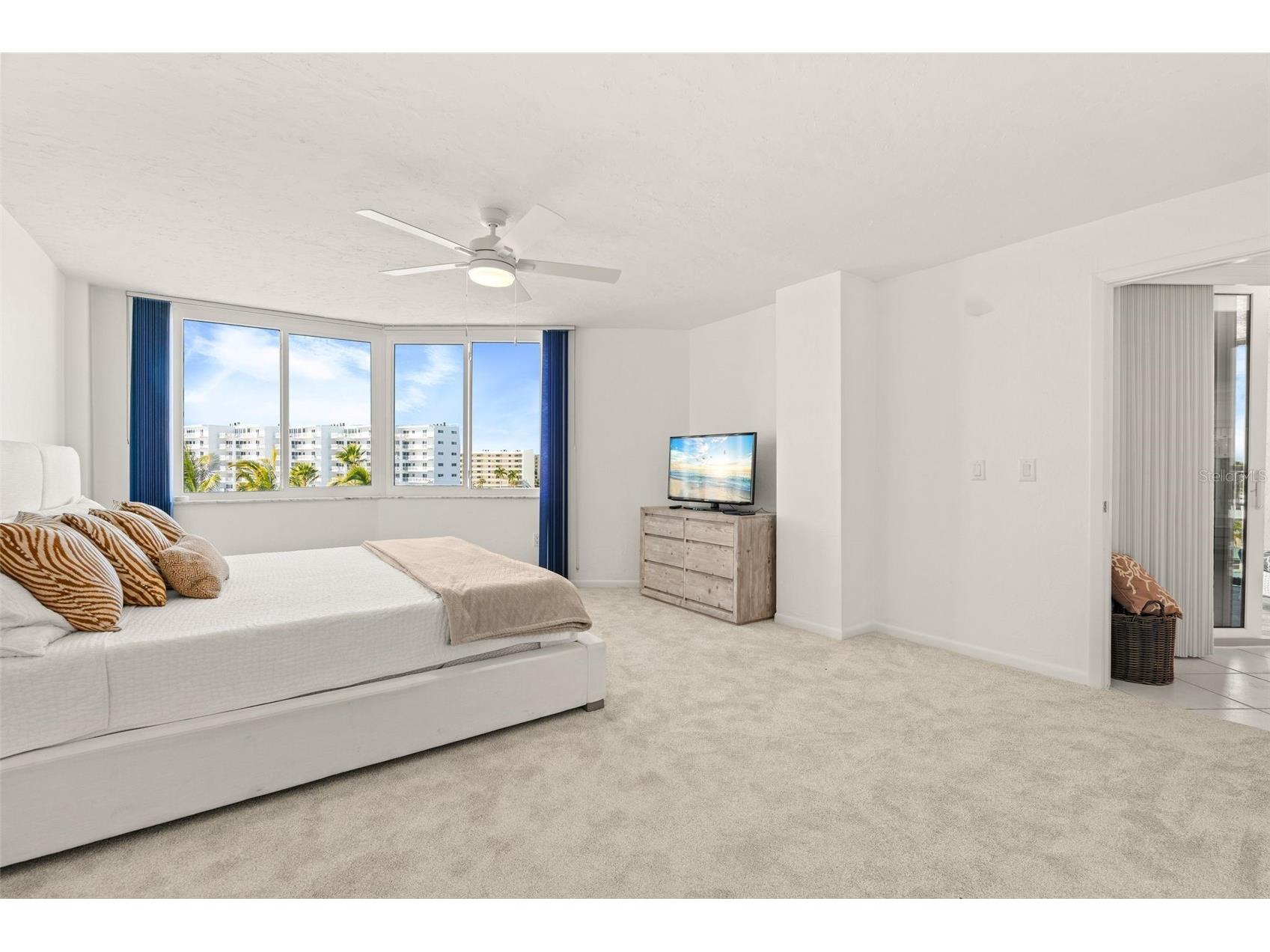 5880 Midnight Pass Road #605 Sarasota FL 34242 A4683118 image31
