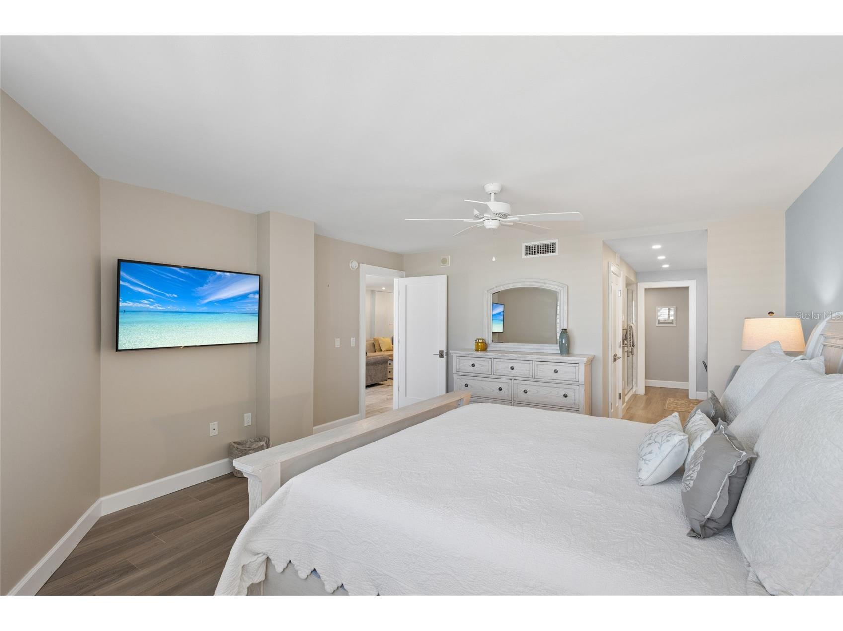 5880 Midnight Pass Road #704 Sarasota FL 34242 - GULF OF MEXICO A4685065 image17