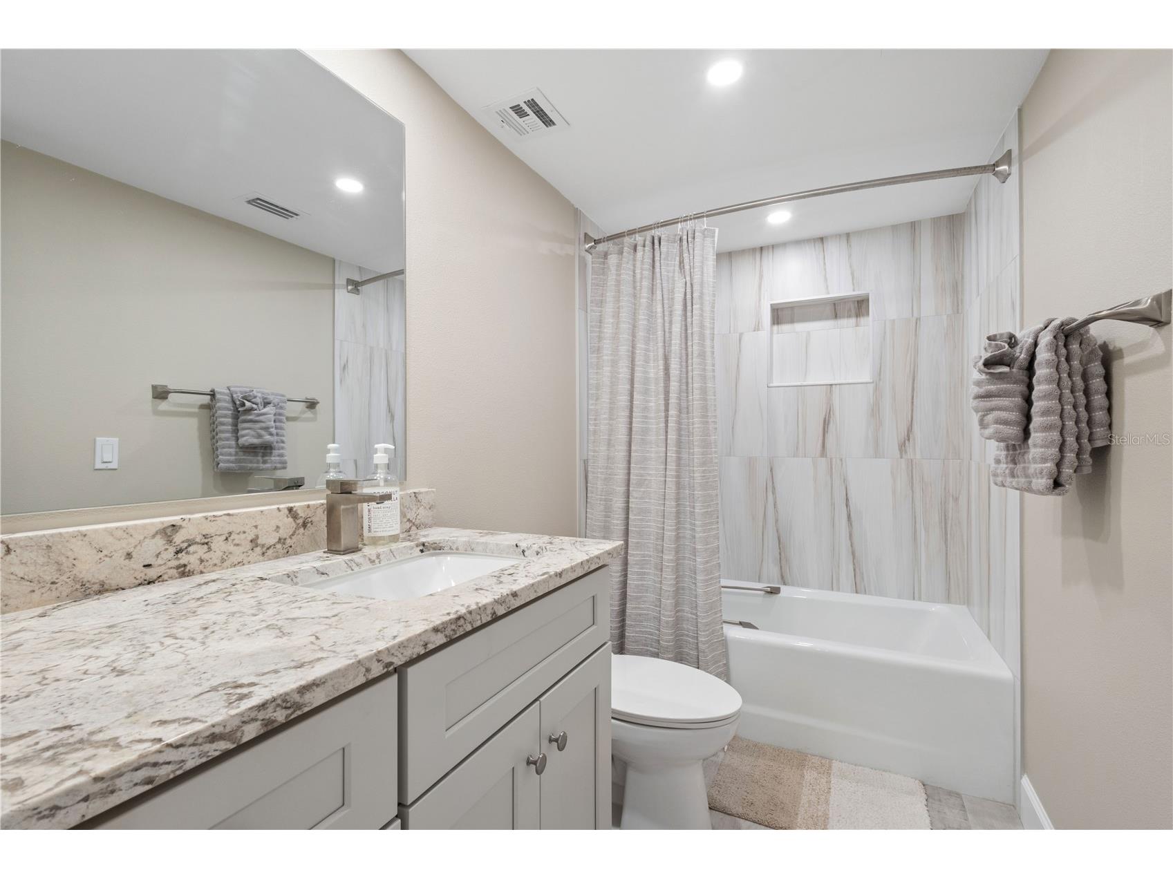 5880 Midnight Pass Road #704 Sarasota FL 34242 - GULF OF MEXICO A4685065 image23