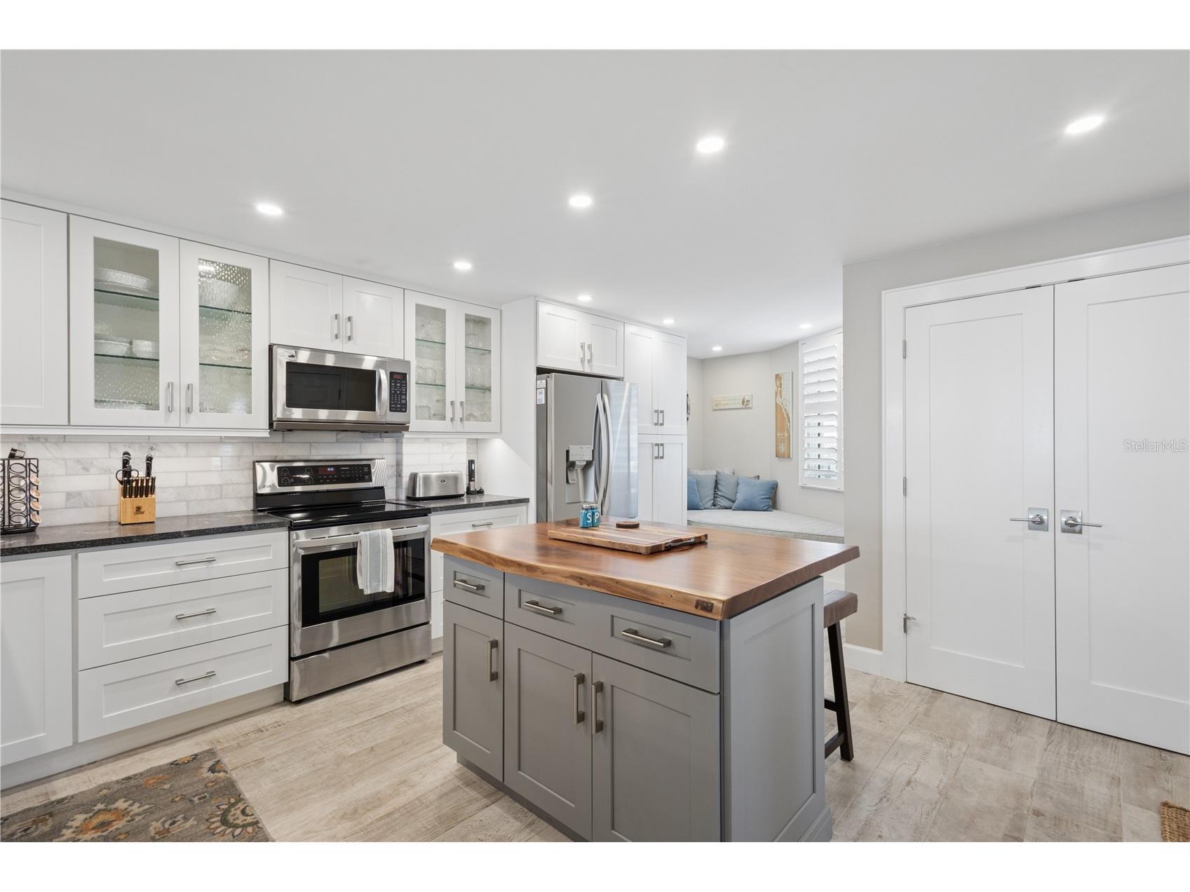 5880 Midnight Pass Road #704 Sarasota FL 34242 - GULF OF MEXICO A4685065 image3