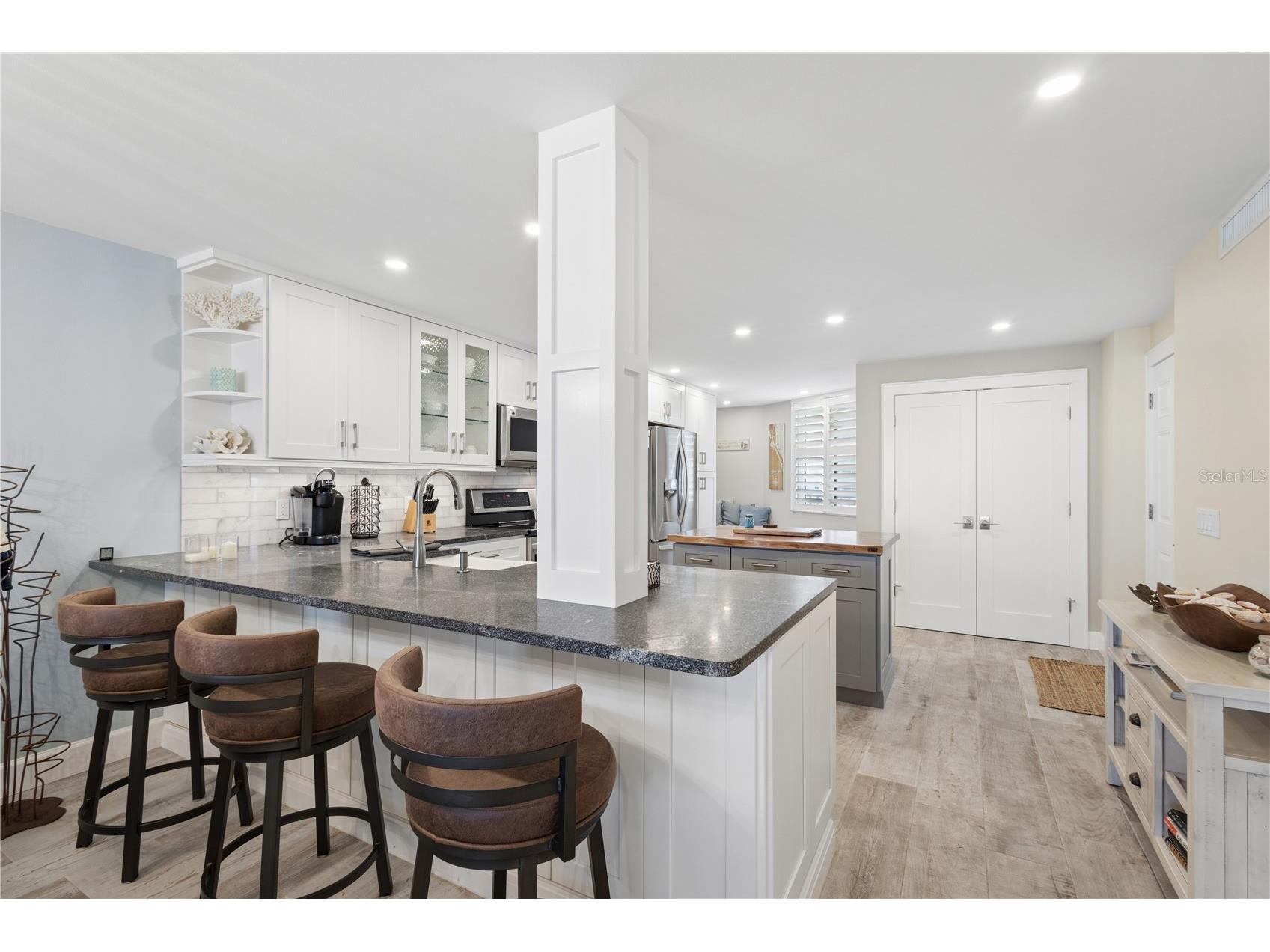 5880 Midnight Pass Road #704 Sarasota FL 34242 - GULF OF MEXICO A4685065 image7