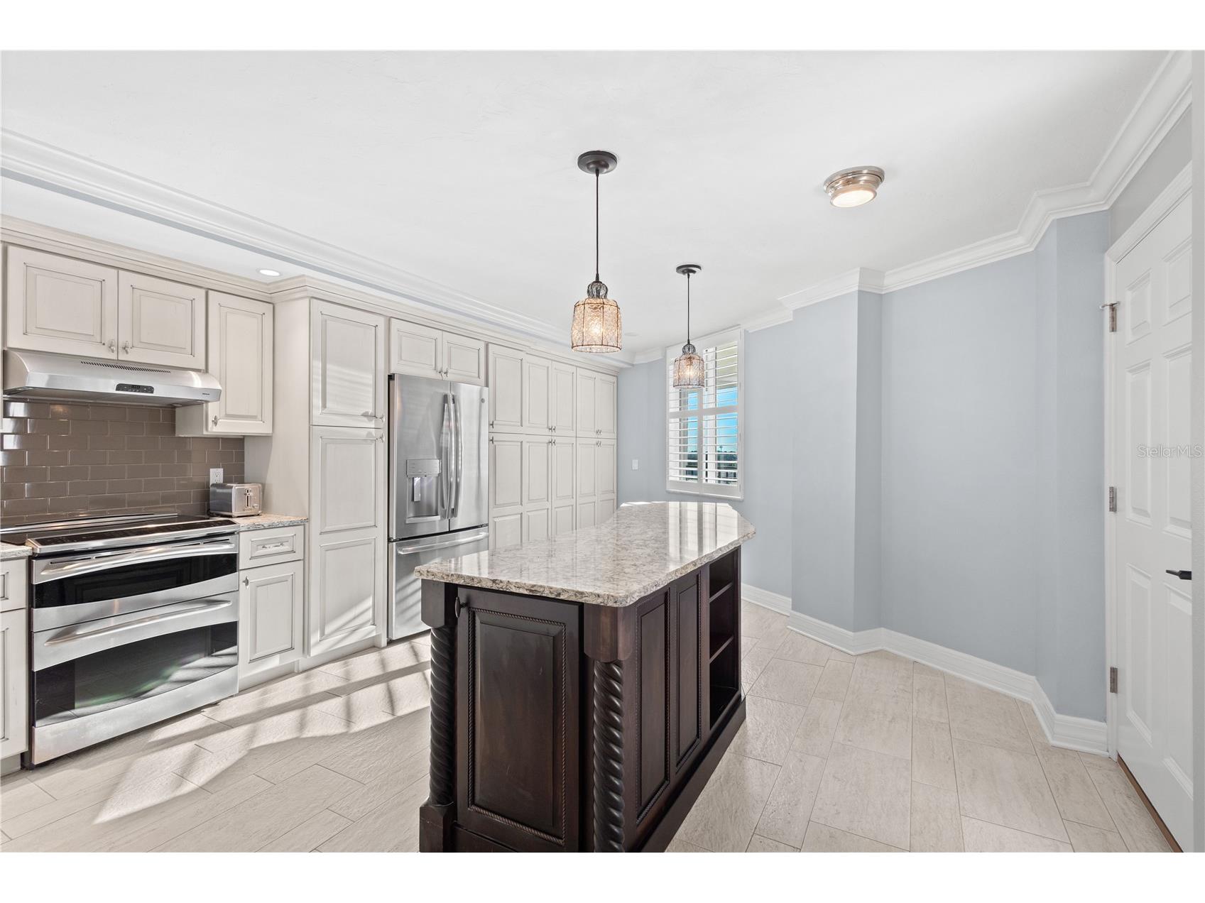 5880 Midnight Pass Road #804 Sarasota FL 34242 - GULF OF MEXICO A4680425 image2