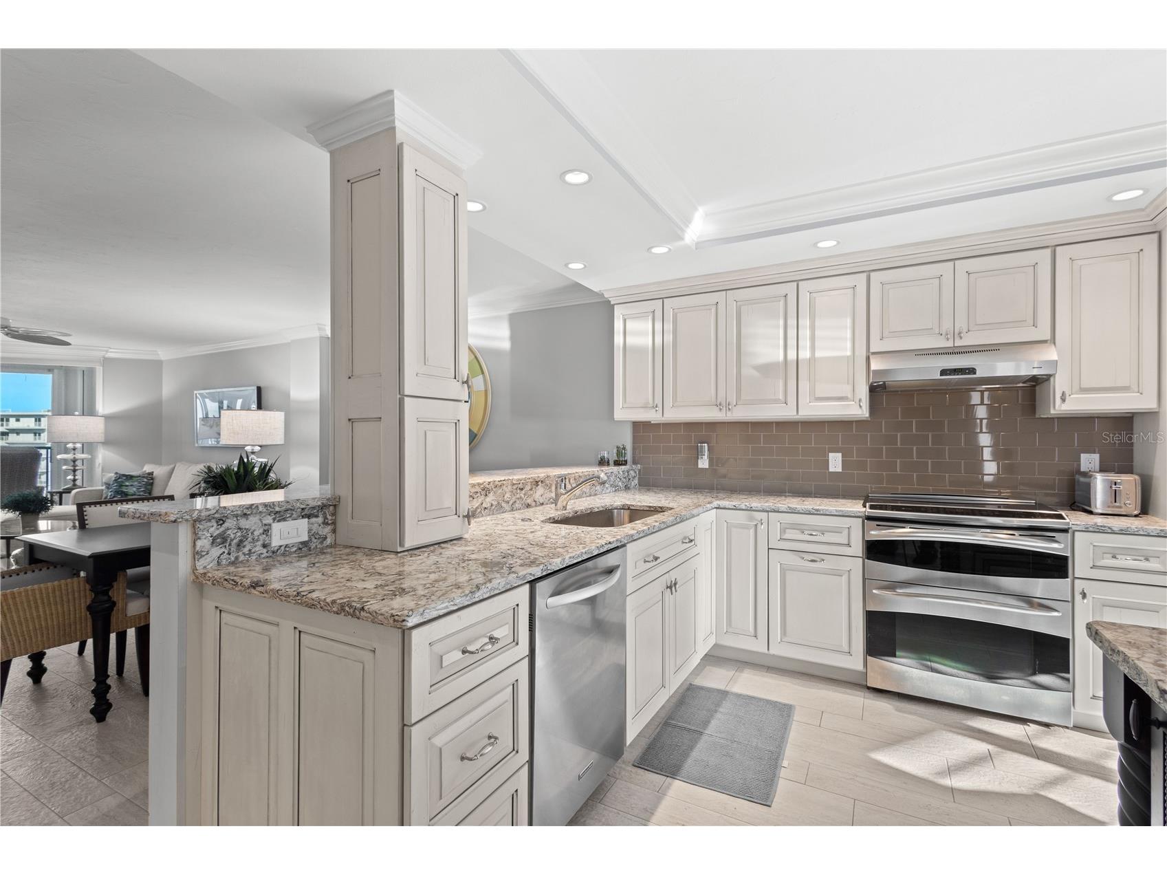 5880 Midnight Pass Road #804 Sarasota FL 34242 - GULF OF MEXICO A4680425 image3