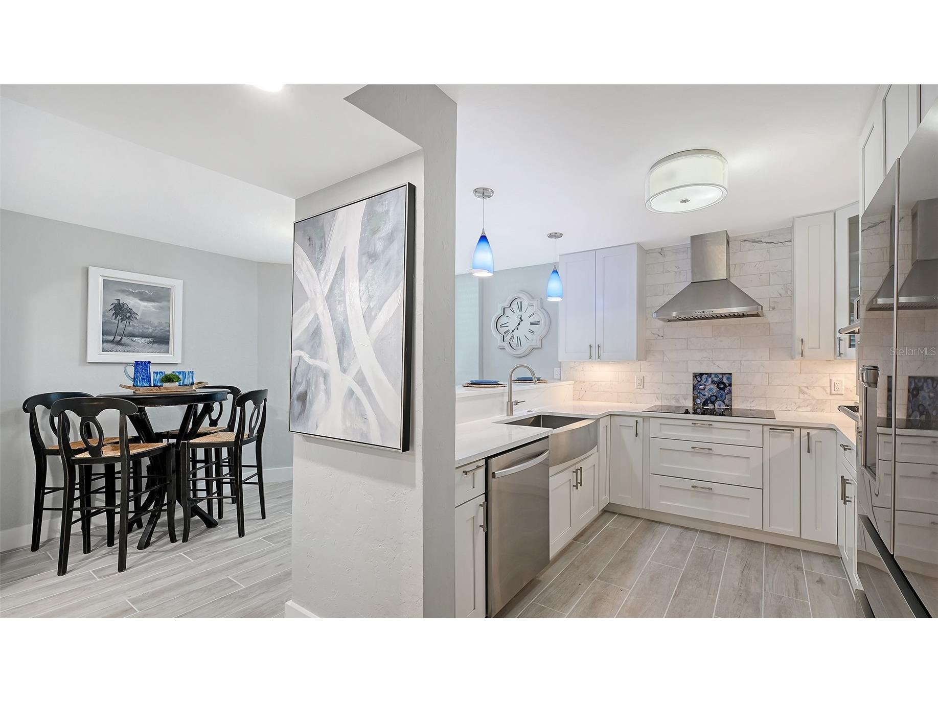 5880 Midnight Pass Road #907 Sarasota FL 34242 A4694262 image25