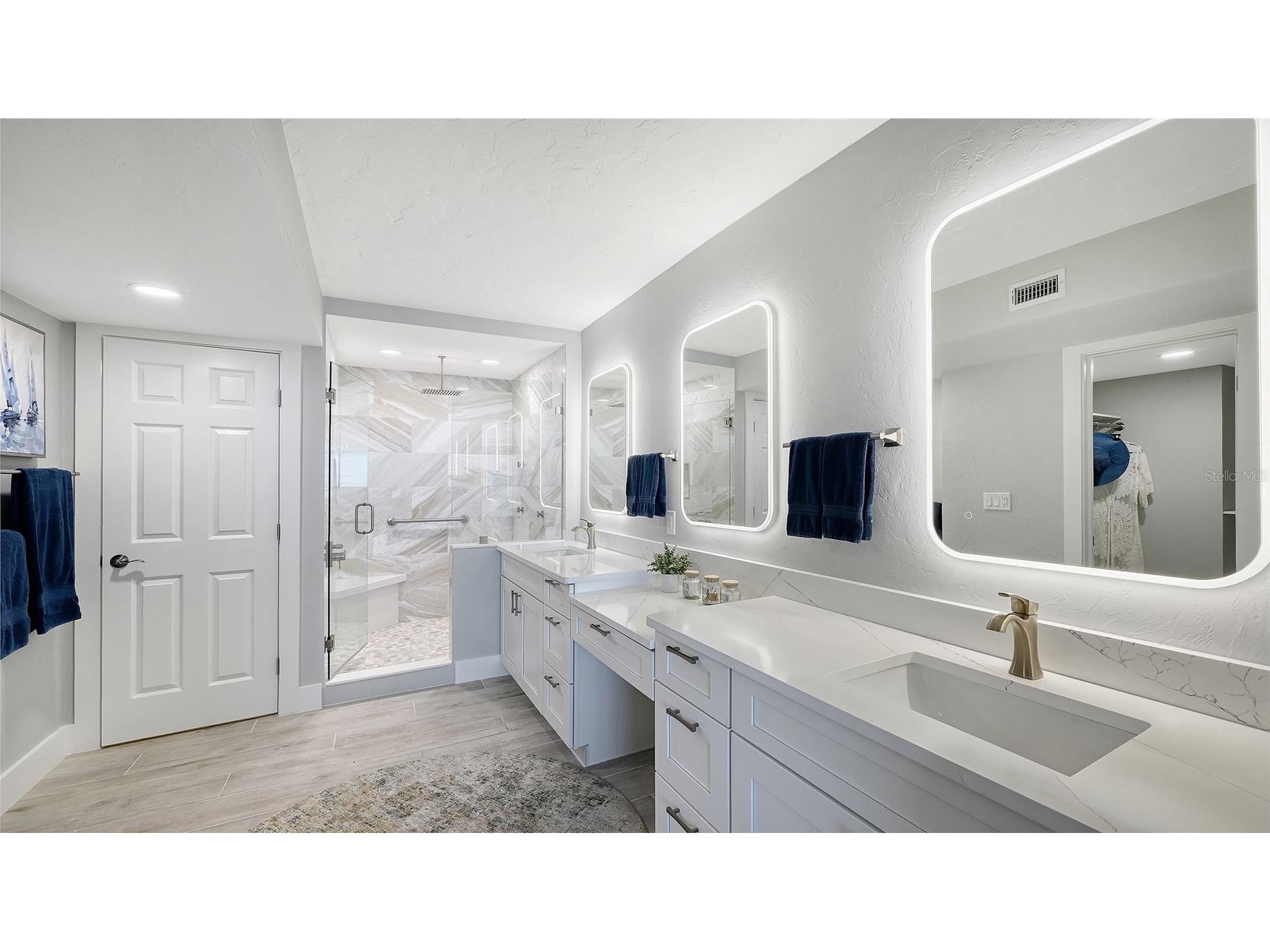 5880 Midnight Pass Road #907 Sarasota FL 34242 A4694262 image33