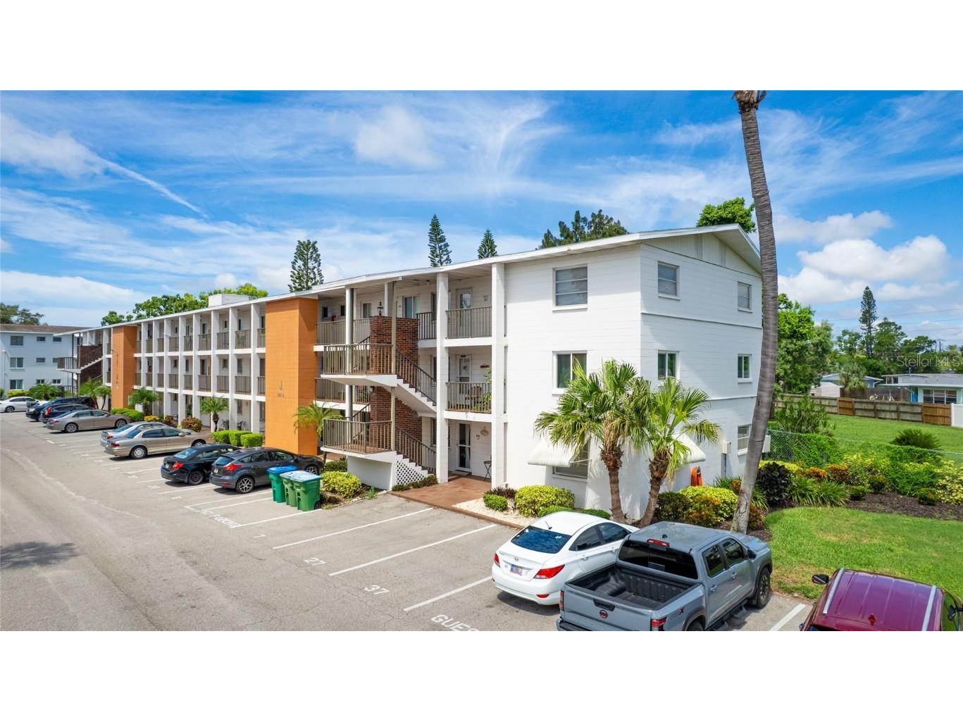 5882 Canal Drive #J-7 Bradenton FL 34207 A4663882 image1