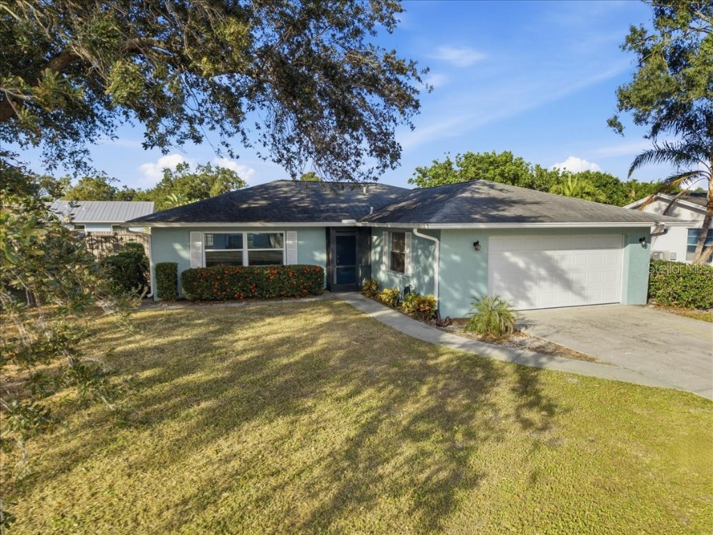 5883 Whistlewood Circle Sarasota FL 34232 A4671389 image1