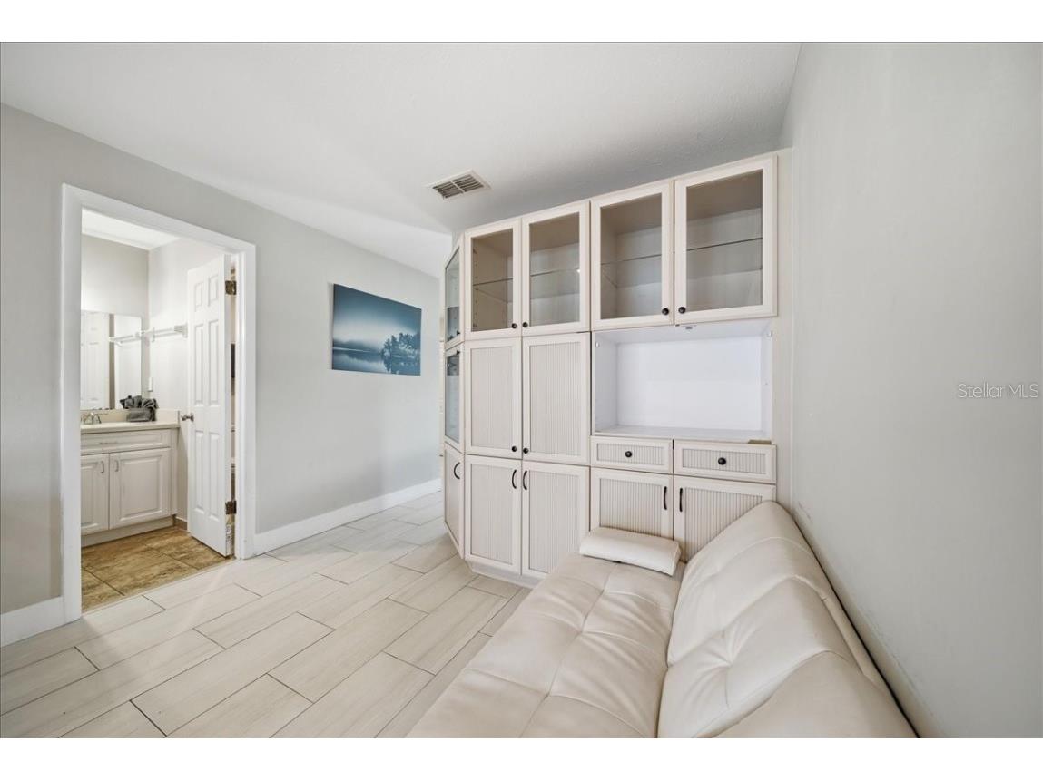 5883 Whistlewood Circle Sarasota FL 34232 A4671389 image20