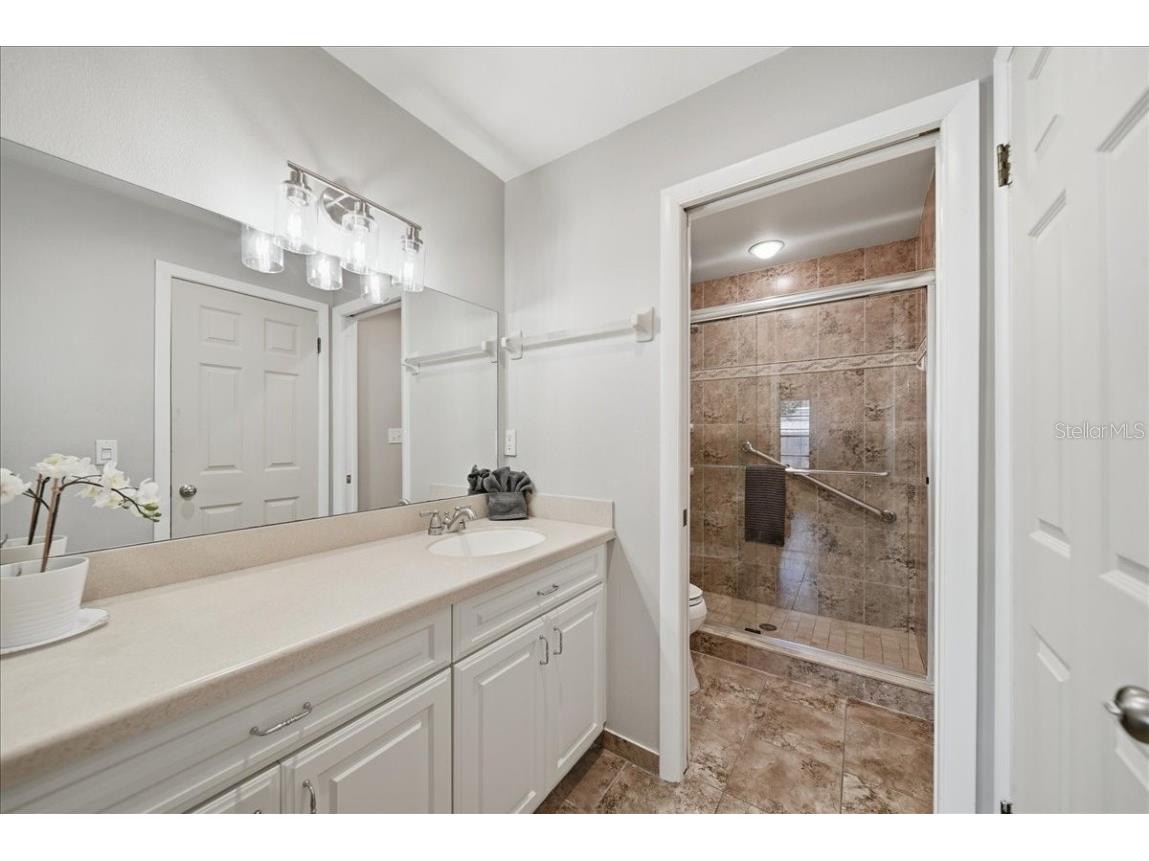 5883 Whistlewood Circle Sarasota FL 34232 A4671389 image25