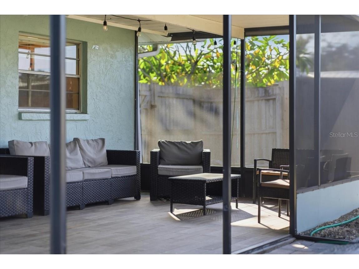 5883 Whistlewood Circle Sarasota FL 34232 A4671389 image36