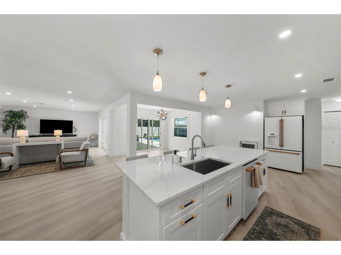 5884 51st Street S Saint Petersburg FL 33715 TB8451513 image17