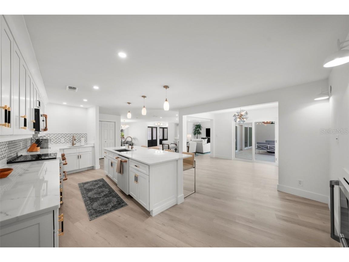 5884 51st Street S Saint Petersburg FL 33715 TB8451513 image18