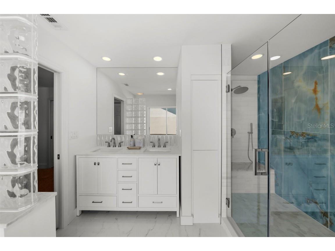 5884 51st Street S Saint Petersburg FL 33715 TB8451513 image32