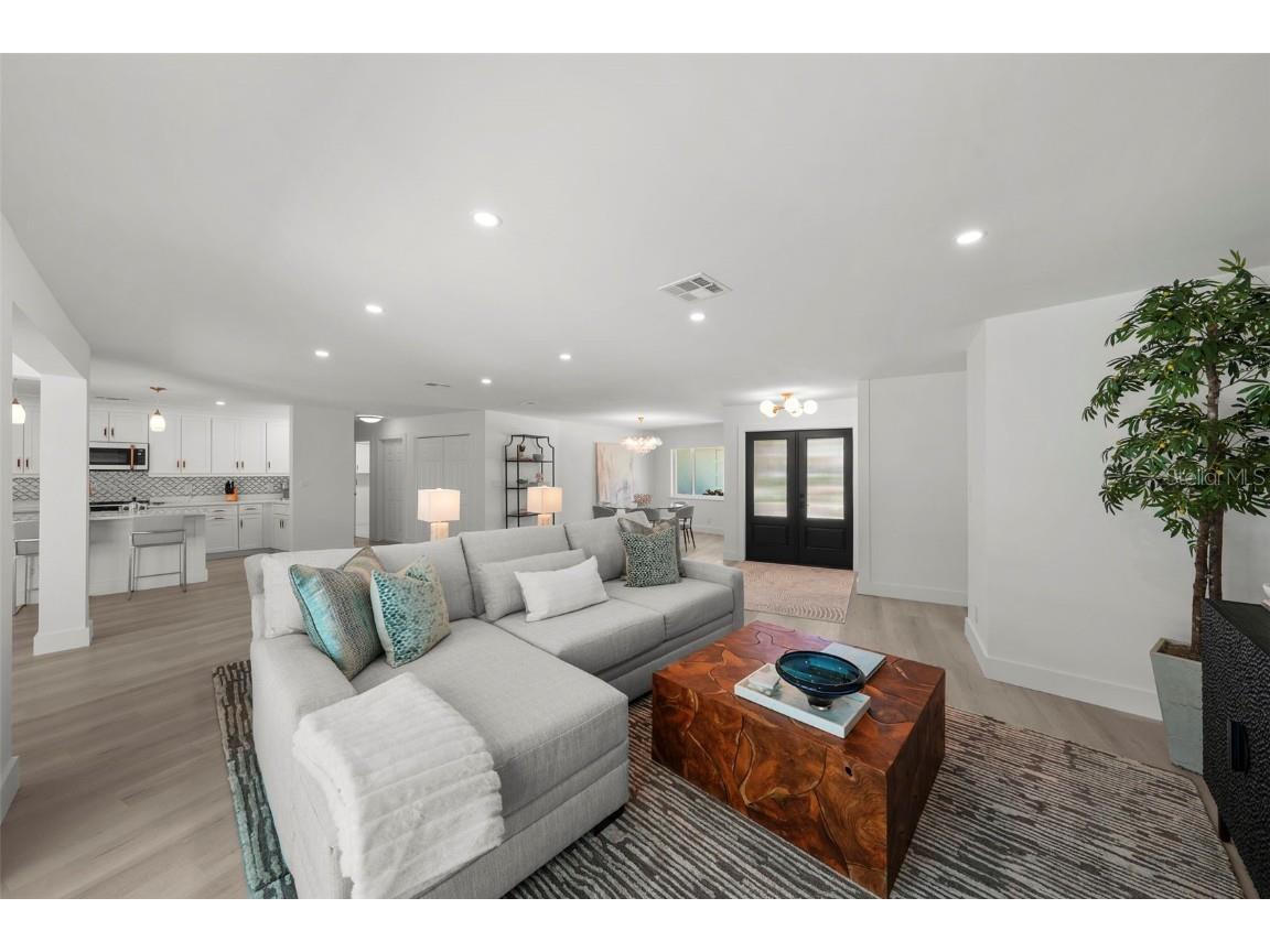 5884 51st Street S Saint Petersburg FL 33715 TB8451513 image8