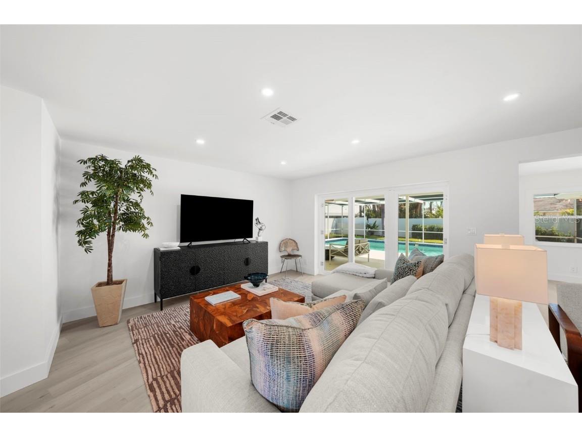 5884 51st Street S Saint Petersburg FL 33715 TB8451513 image9