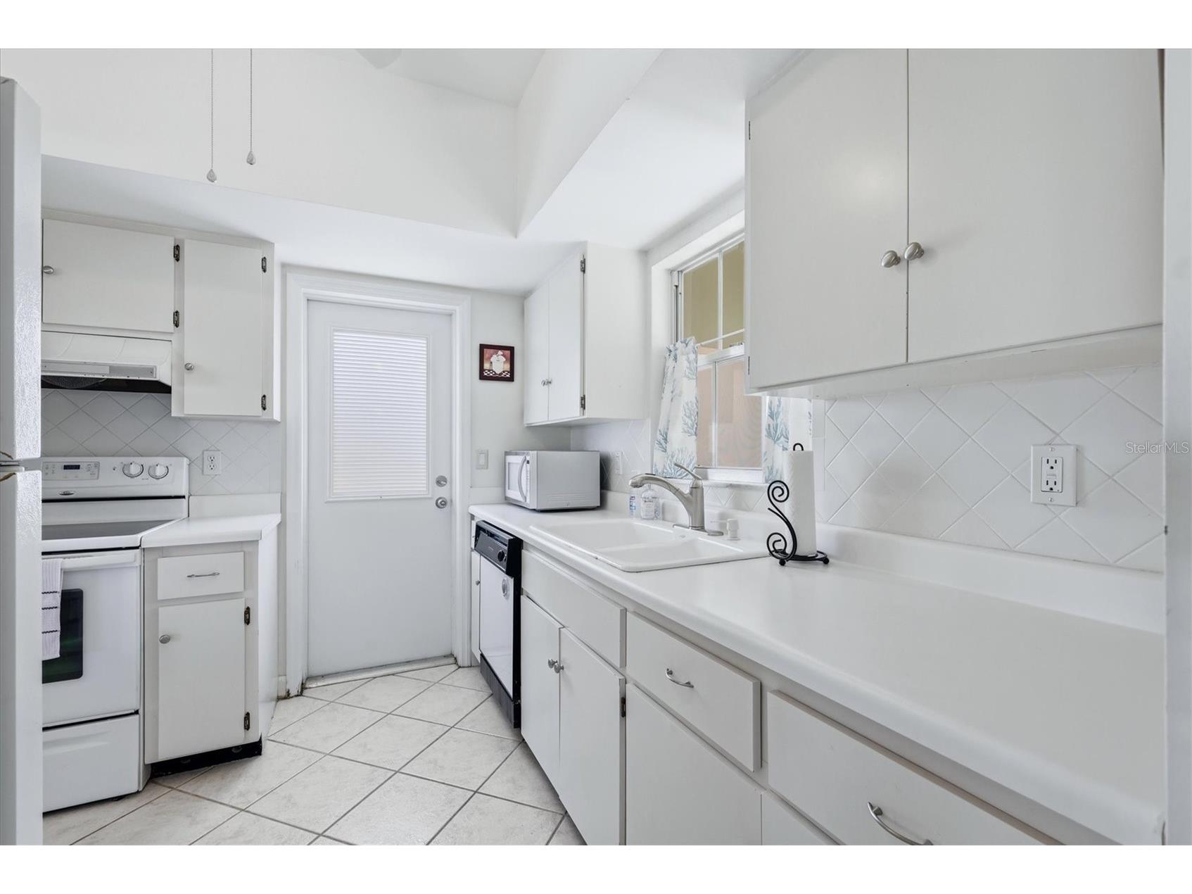 5887 Tidewood Avenue #2 Sarasota FL 34231 A4690222 image19