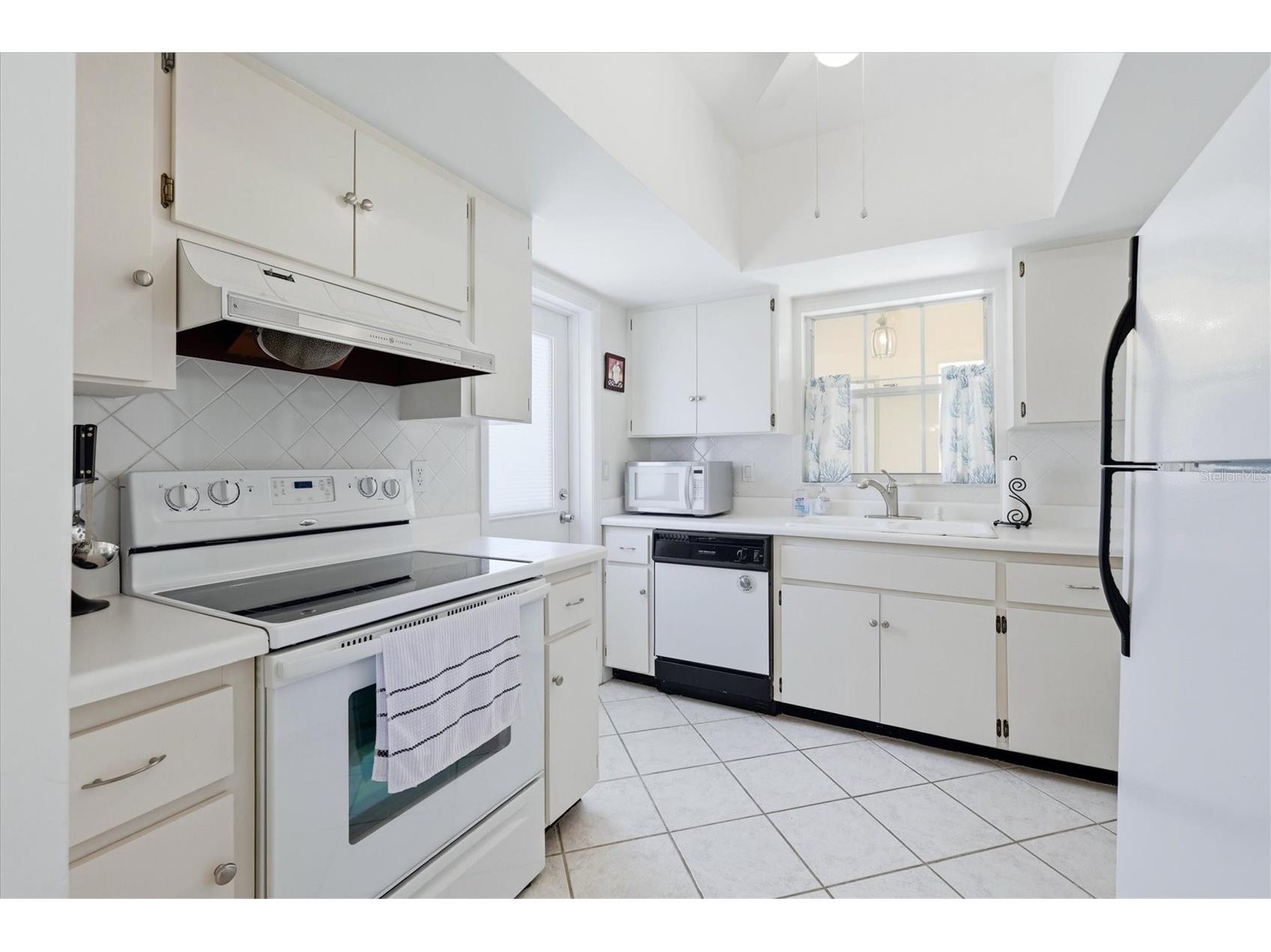 5887 Tidewood Avenue #2 Sarasota FL 34231 A4690222 image21