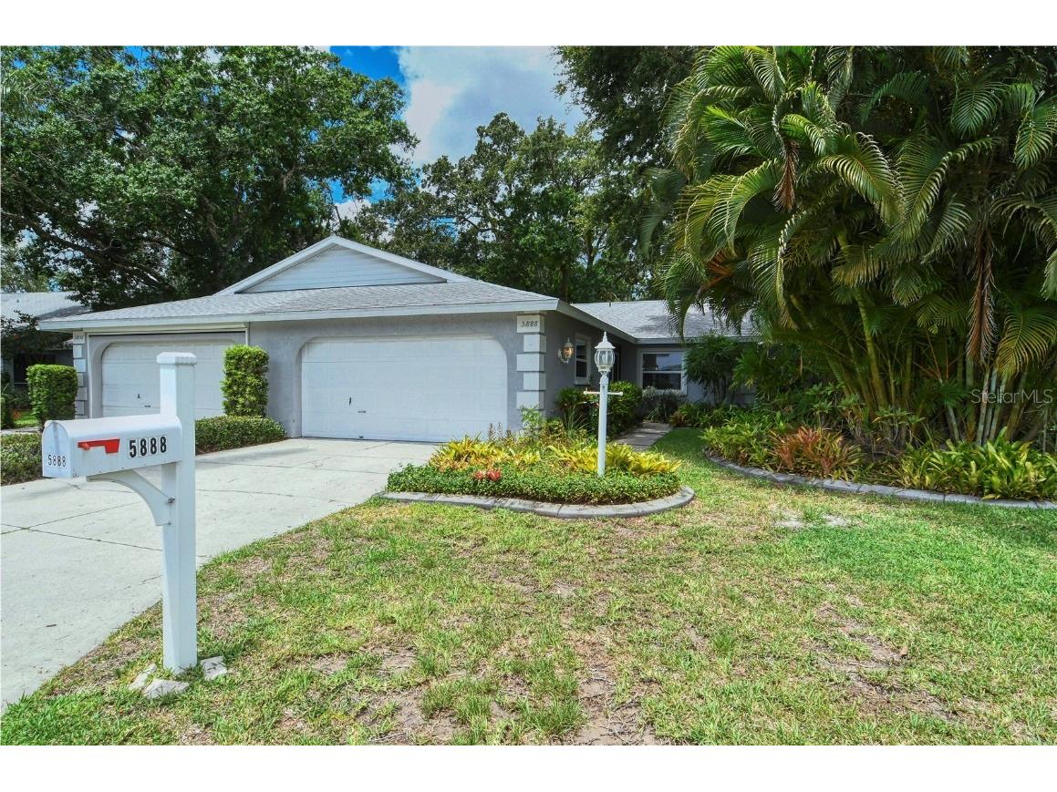 5888 Bonaventure Place Sarasota FL 34243 A4571121 image1