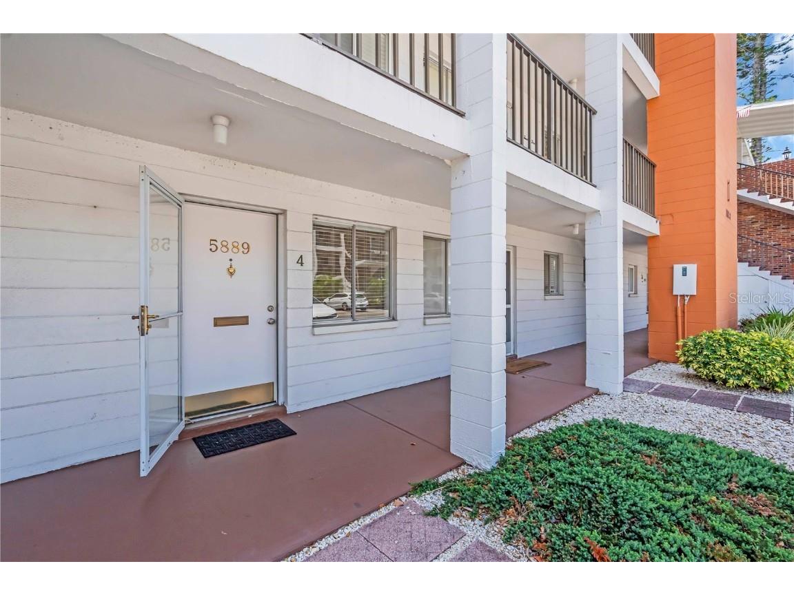 5889 Canal Drive #I4 Bradenton FL 34207 A4636850 image1