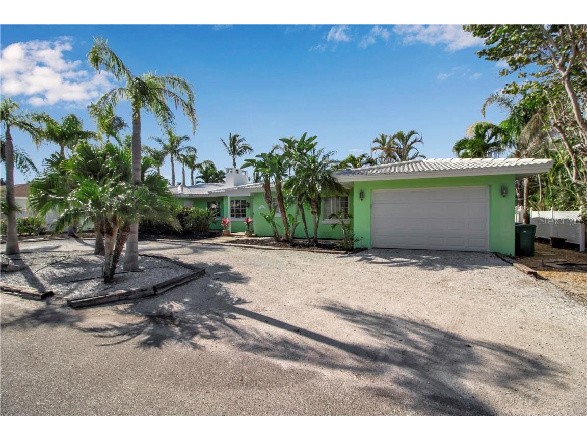 589 Bayview Drive Longboat Key FL 34228 - SARASOTA BAY TO GULF OF MEXICO A4599217 image1