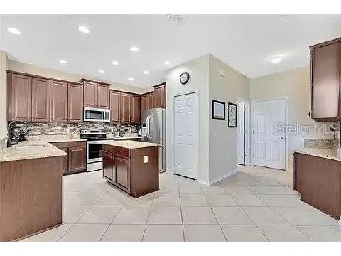 589 Blue Cypress Drive Groveland FL 34736 - Crystal Lake O6423191 image3
