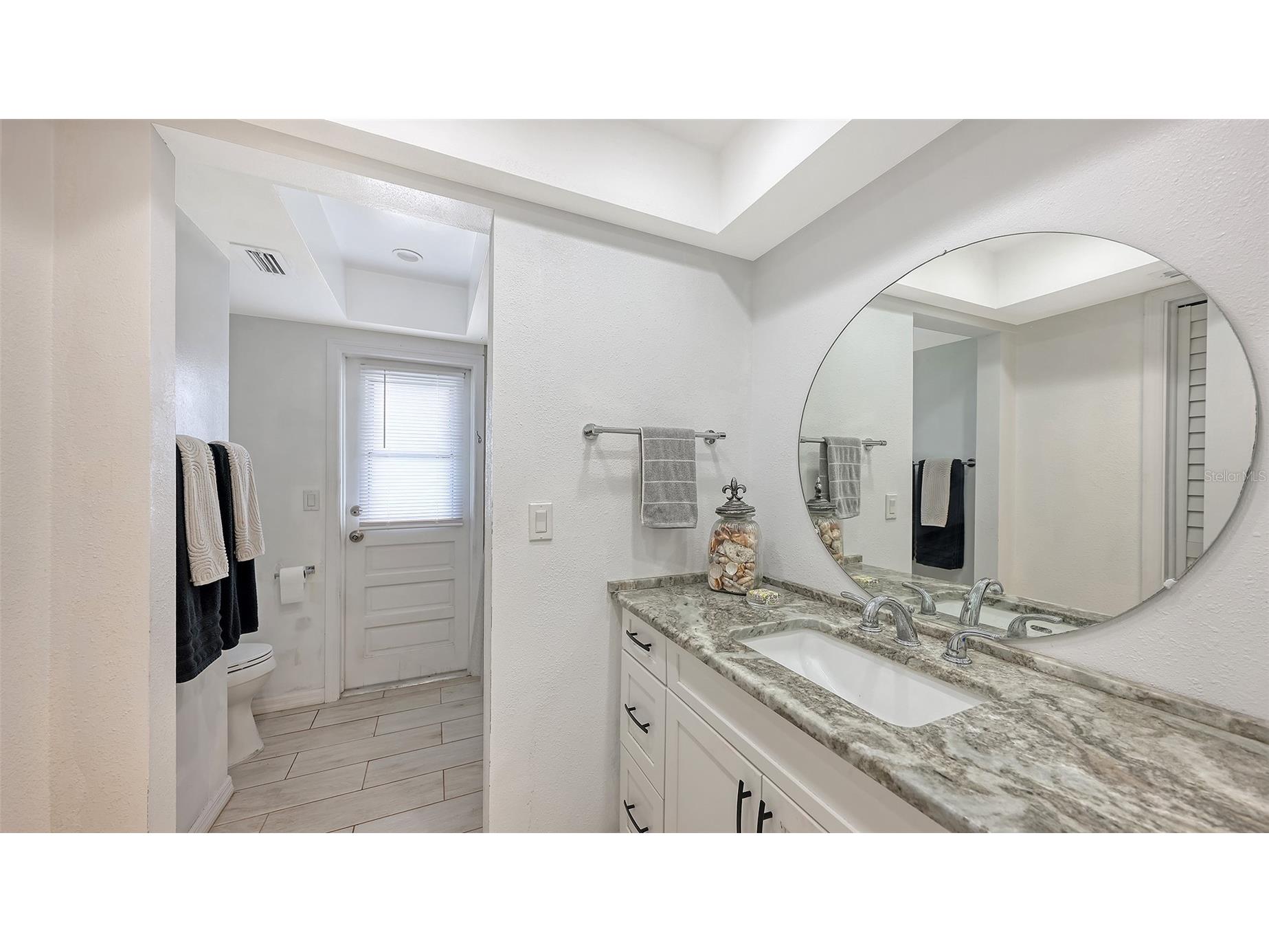 589 Commonwealth Lane Sarasota FL 34242 R4910990 image24
