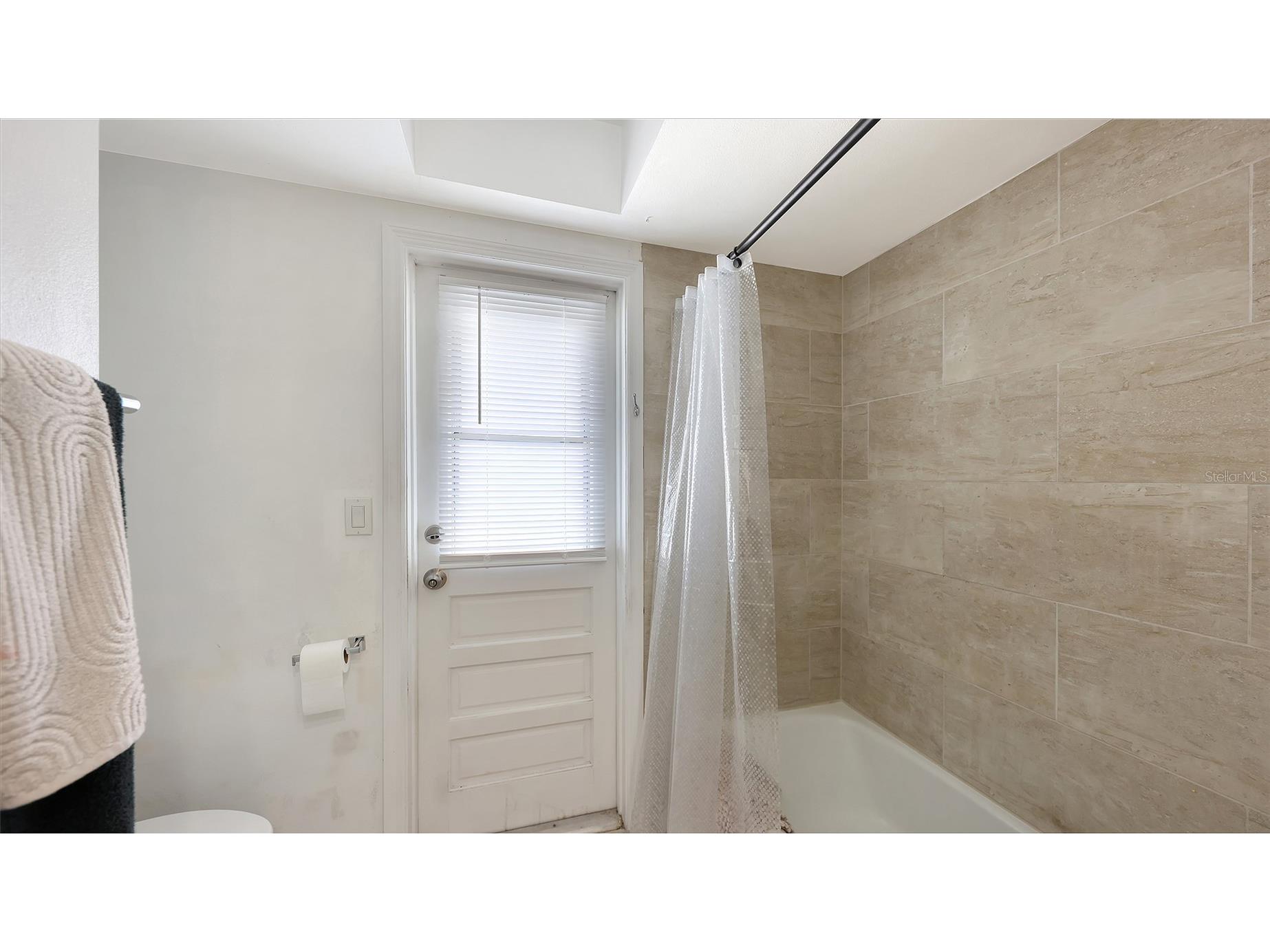 589 Commonwealth Lane Sarasota FL 34242 R4910990 image25
