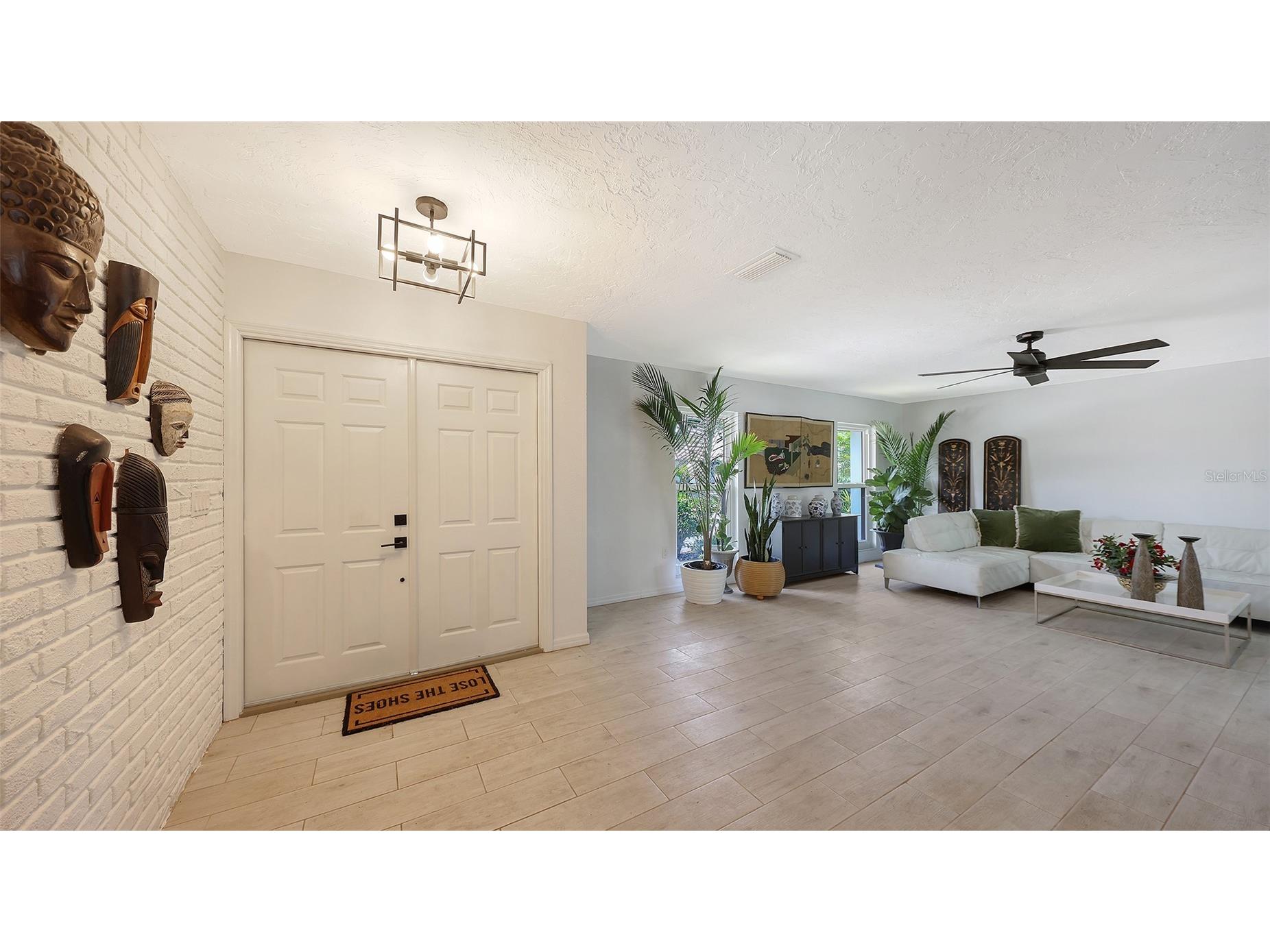 589 Commonwealth Lane Sarasota FL 34242 R4910990 image4