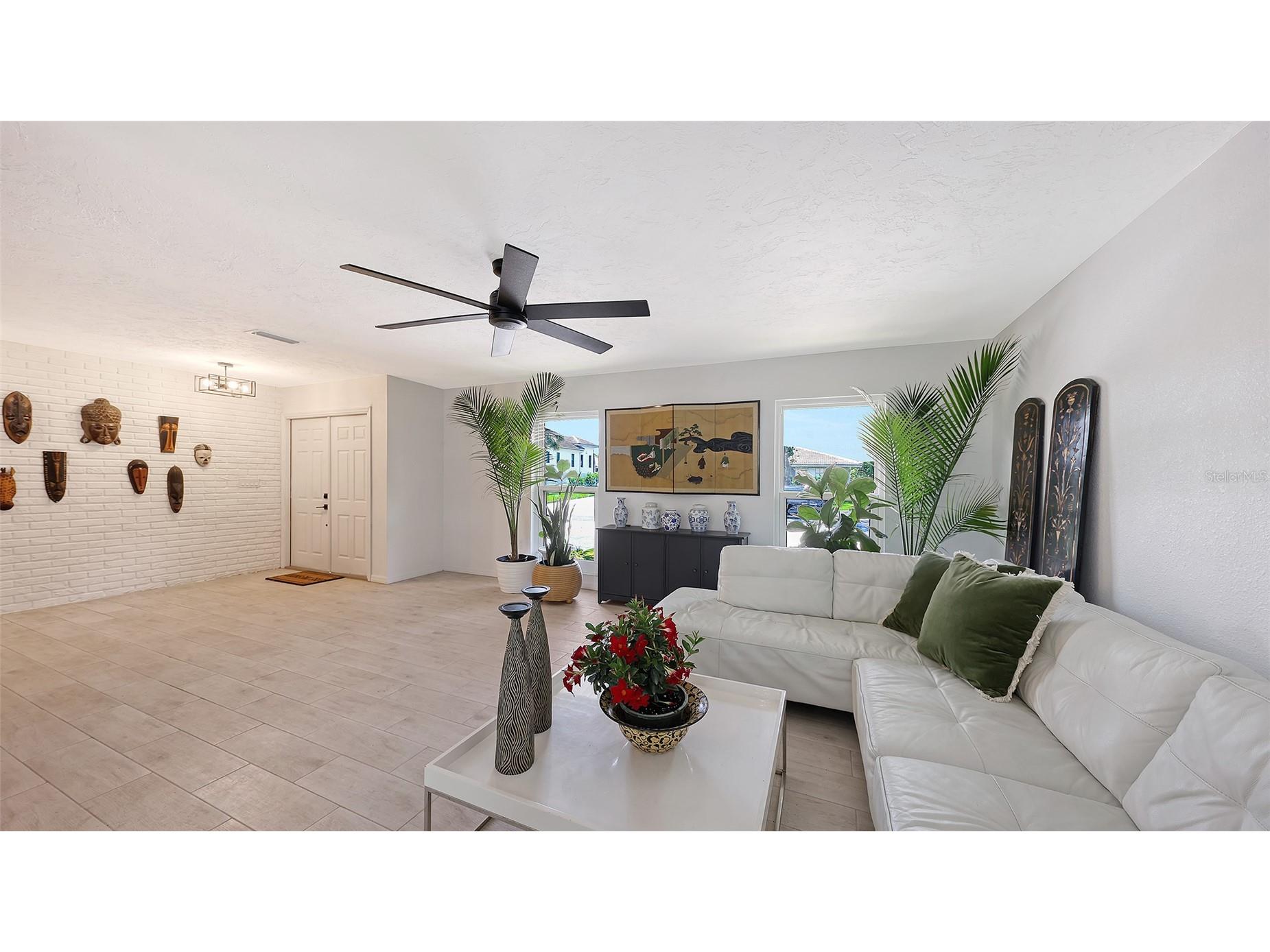 589 Commonwealth Lane Sarasota FL 34242 R4910990 image5