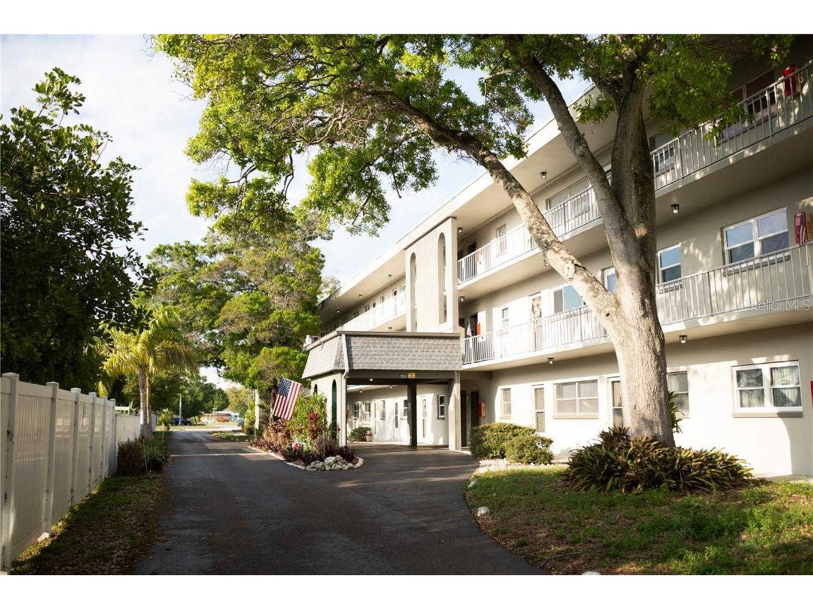 5890 38th Avenue N #211 Saint Petersburg FL 33710 U8233007 image1