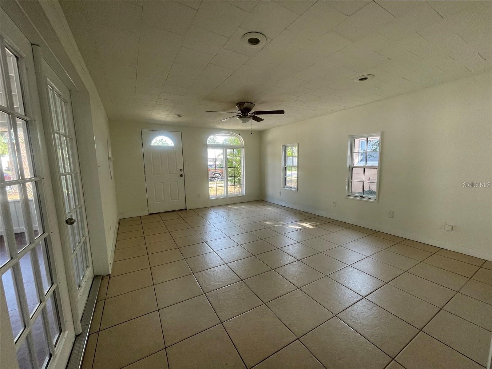 5891 93rd Avenue N Pinellas Park FL 33782 TB8507206 image3