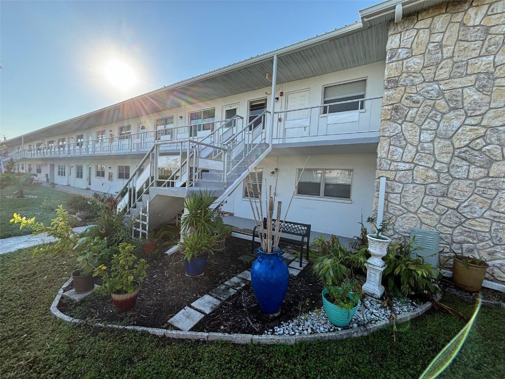 5895 18th Street N #11 Saint Petersburg FL 33714 TB8311527 image1