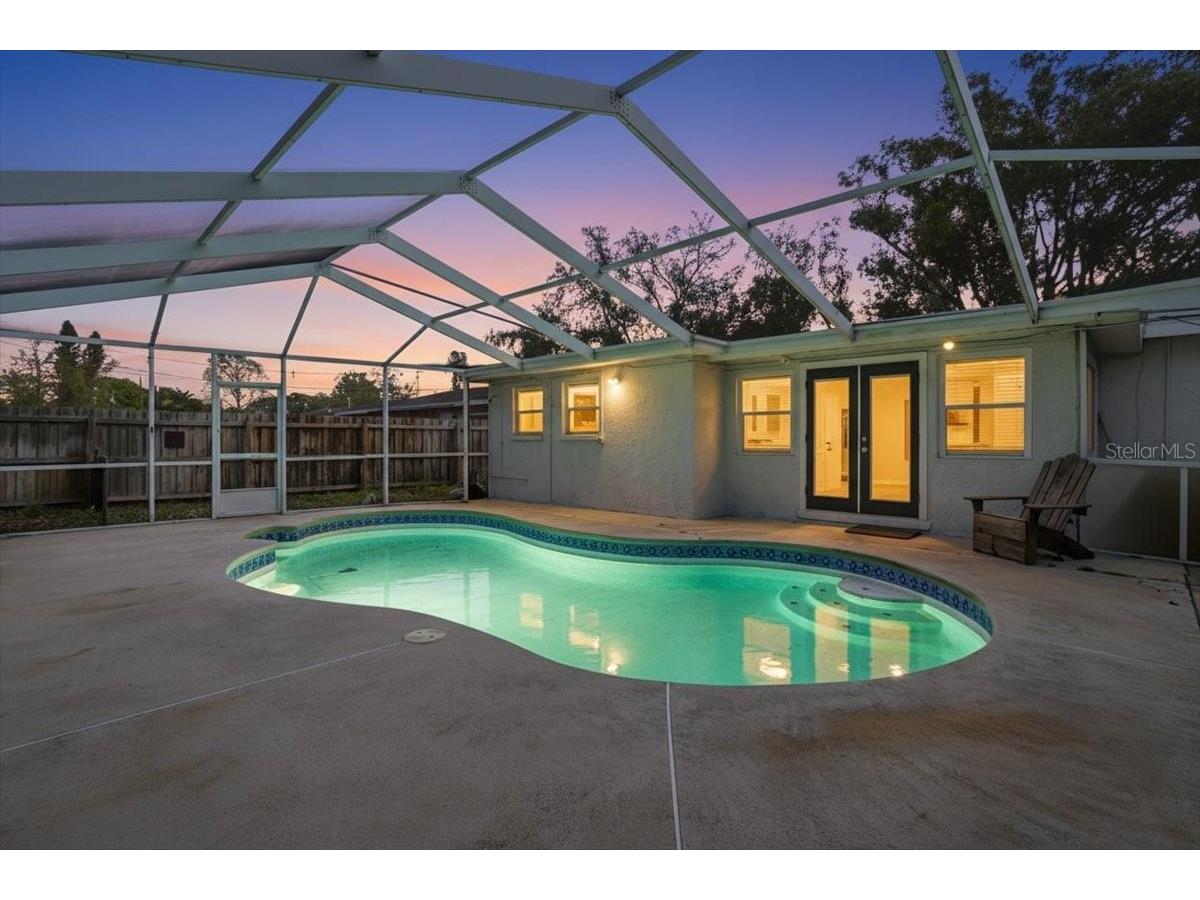 5897 5th Street S Saint Petersburg FL 33705 TB8482803 image1