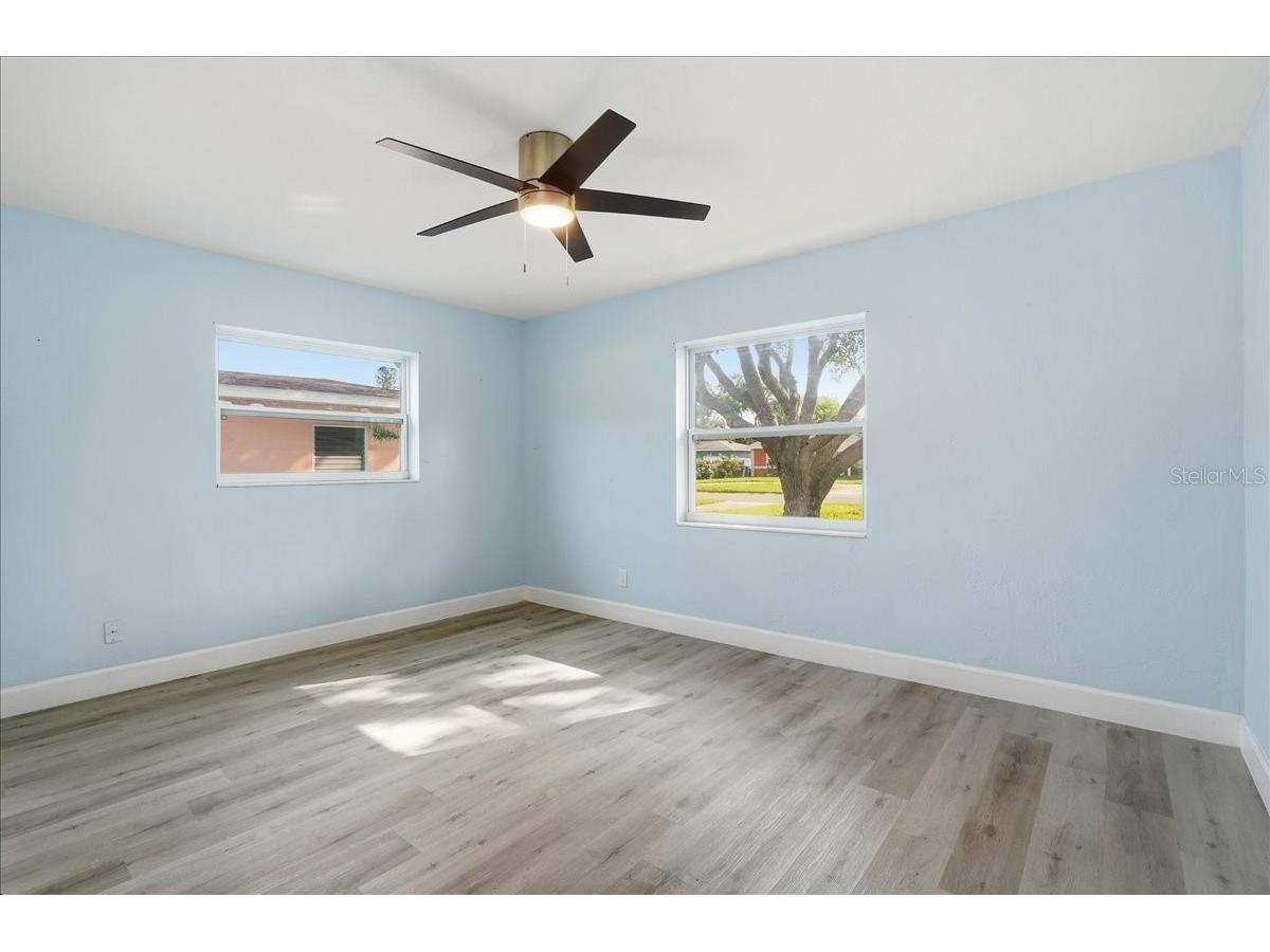 5897 5th Street S Saint Petersburg FL 33705 TB8482803 image15