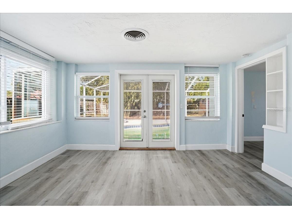 5897 5th Street S Saint Petersburg FL 33705 TB8482803 image7