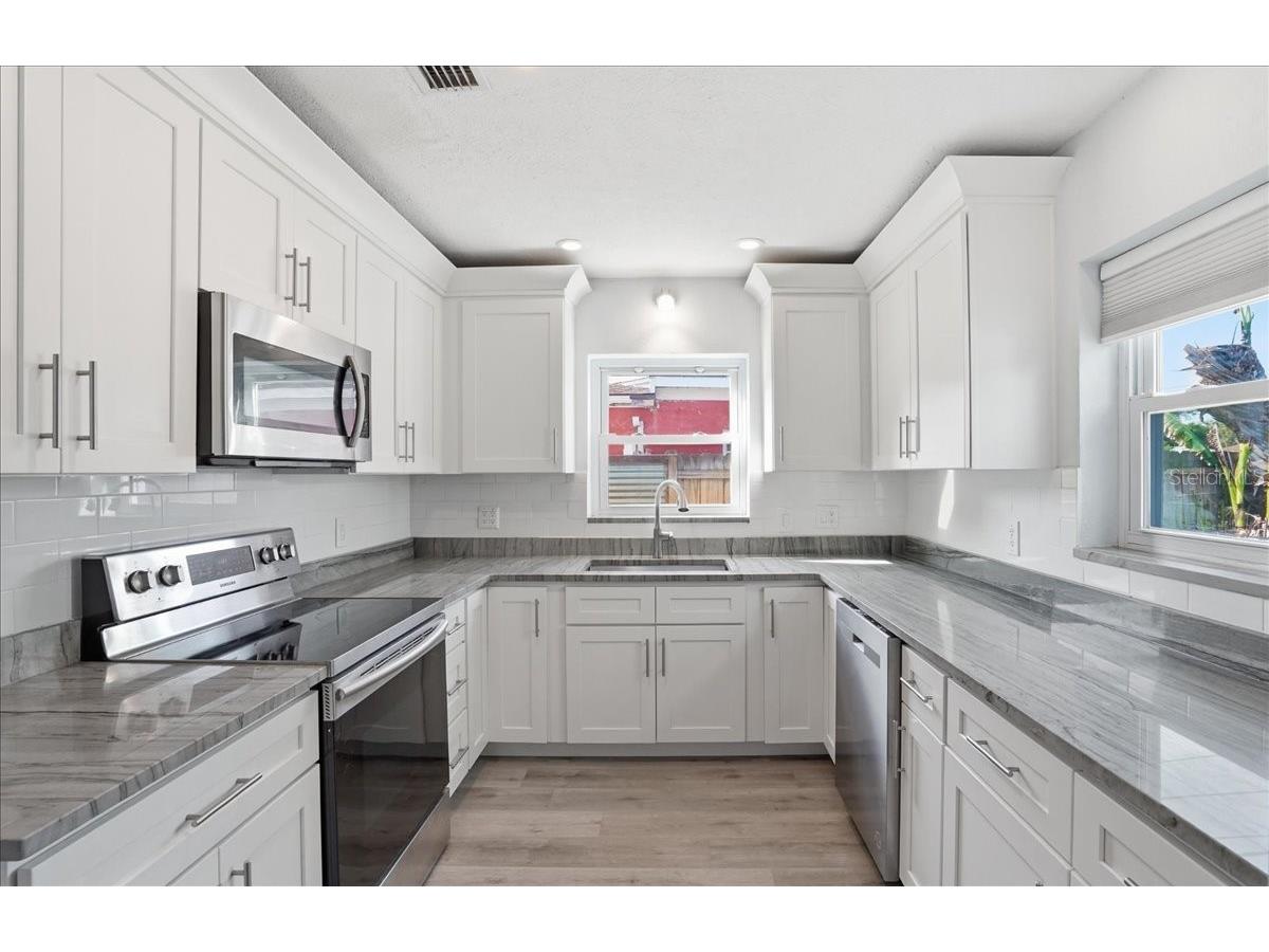 5897 5th Street S Saint Petersburg FL 33705 TB8482803 image8