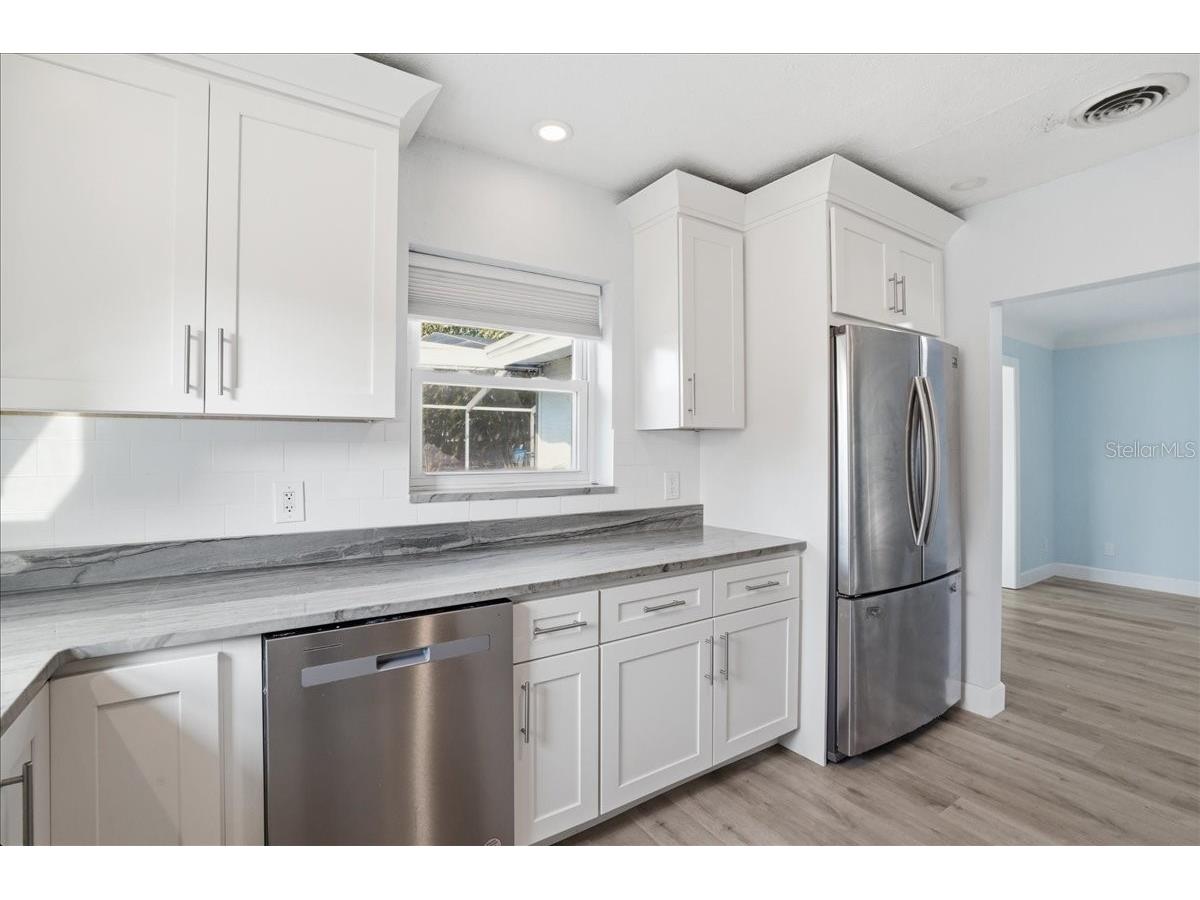 5897 5th Street S Saint Petersburg FL 33705 TB8482803 image9