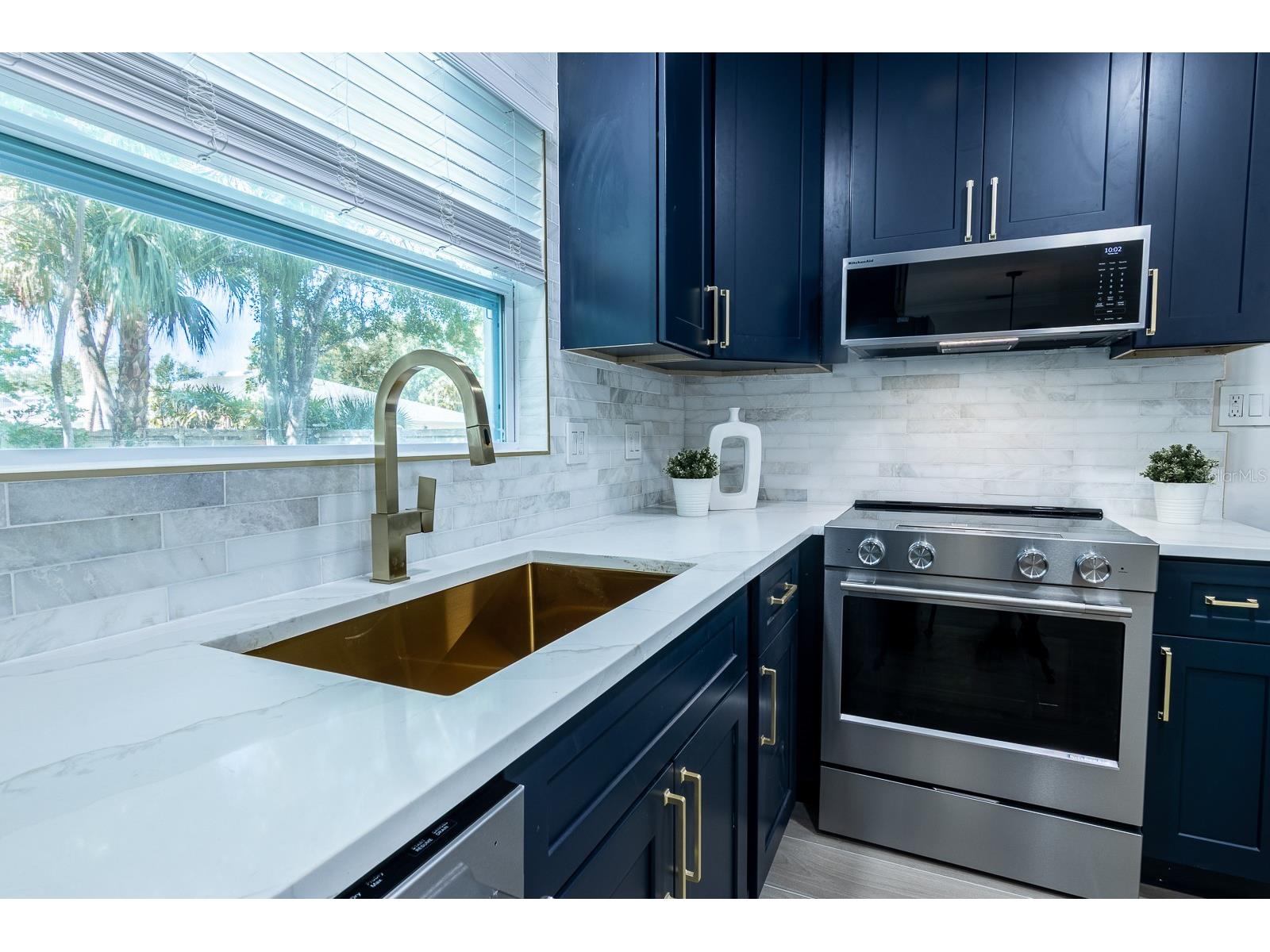 590 45th Street Sarasota FL 34234 A4691066 image11