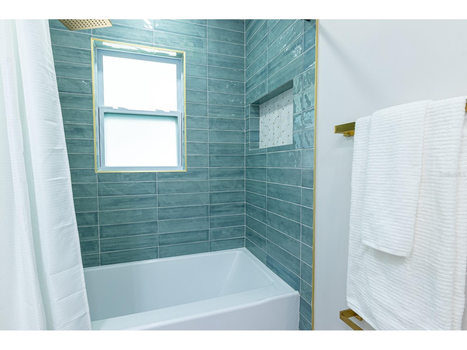 590 45th Street Sarasota FL 34234 A4691066 image28