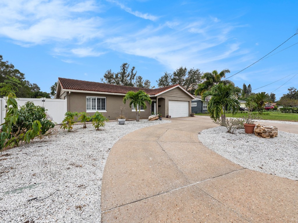 590 55th Avenue NE Saint Petersburg FL 33703 T3418760 image1